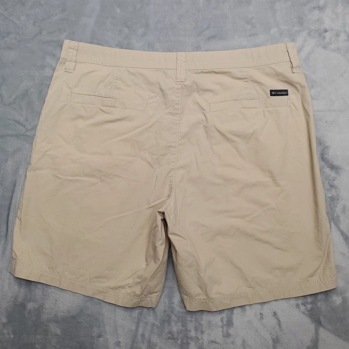 Vintage Columbia Shorts Mens 36 Khaki Light Weight Travel Chinos Outdoors Hiking Casual Beige Cotton Blend Shirt? Size US 36 / EU 52 - 4 Thumbnail