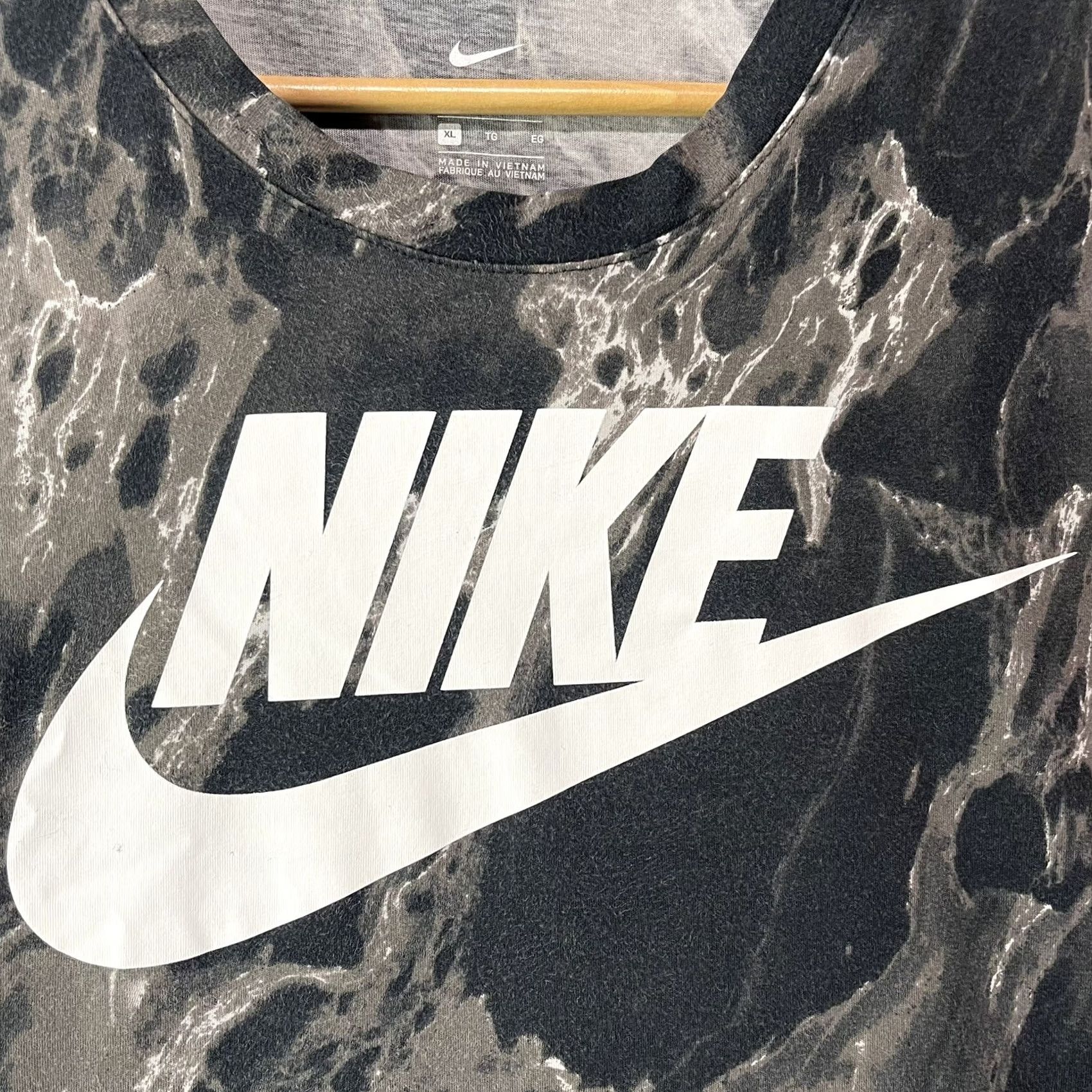 Nike Nike Shirt Mens XL Black Swoosh Marble Tee CD1282-010 Size US XL / EU 56 / 4 - 6 Thumbnail
