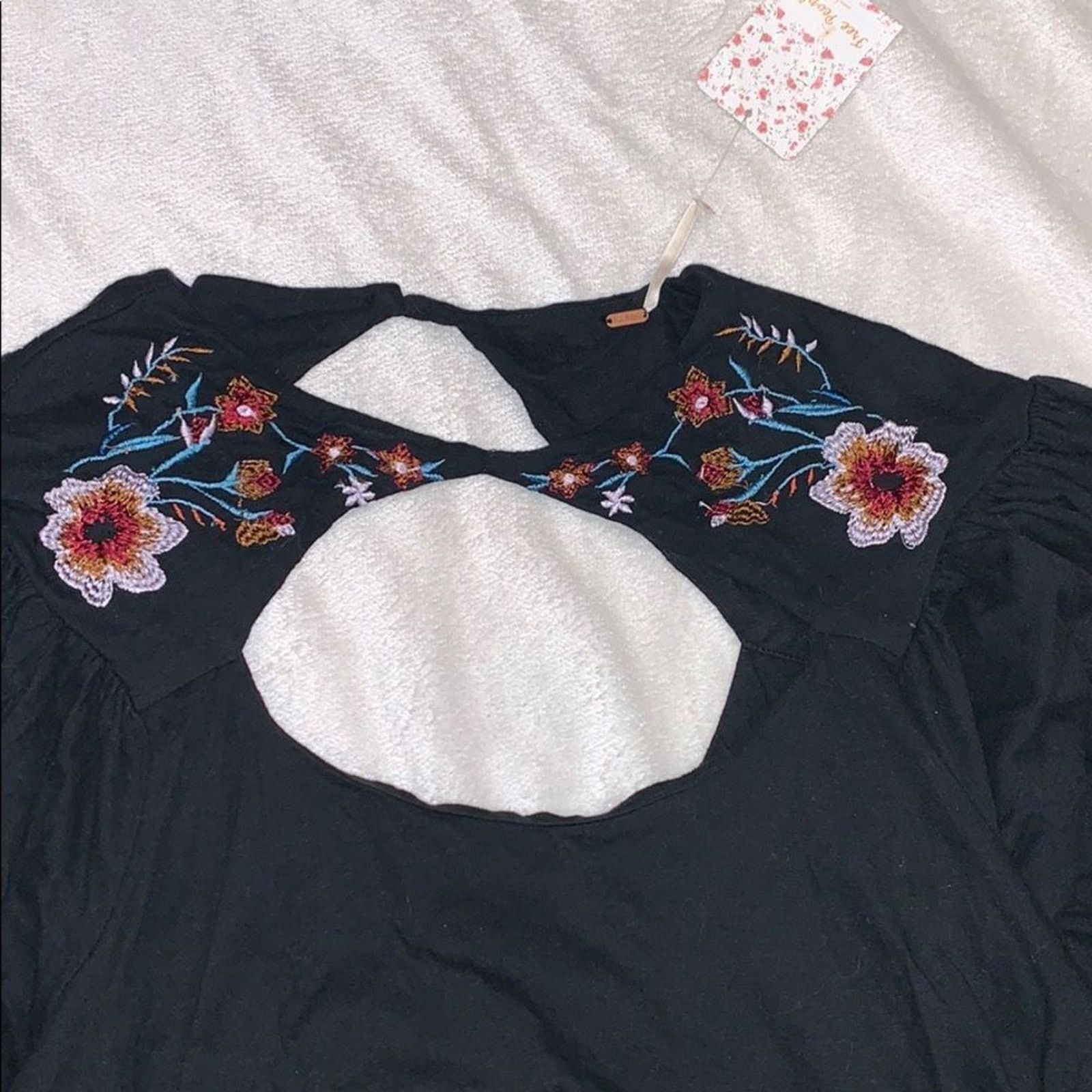 Free People FP Black Floral Embroidered Off-Sleeve Blouse | Sz XS, NWT Size XS / US 0-2 / IT 36-38 - 4 Thumbnail