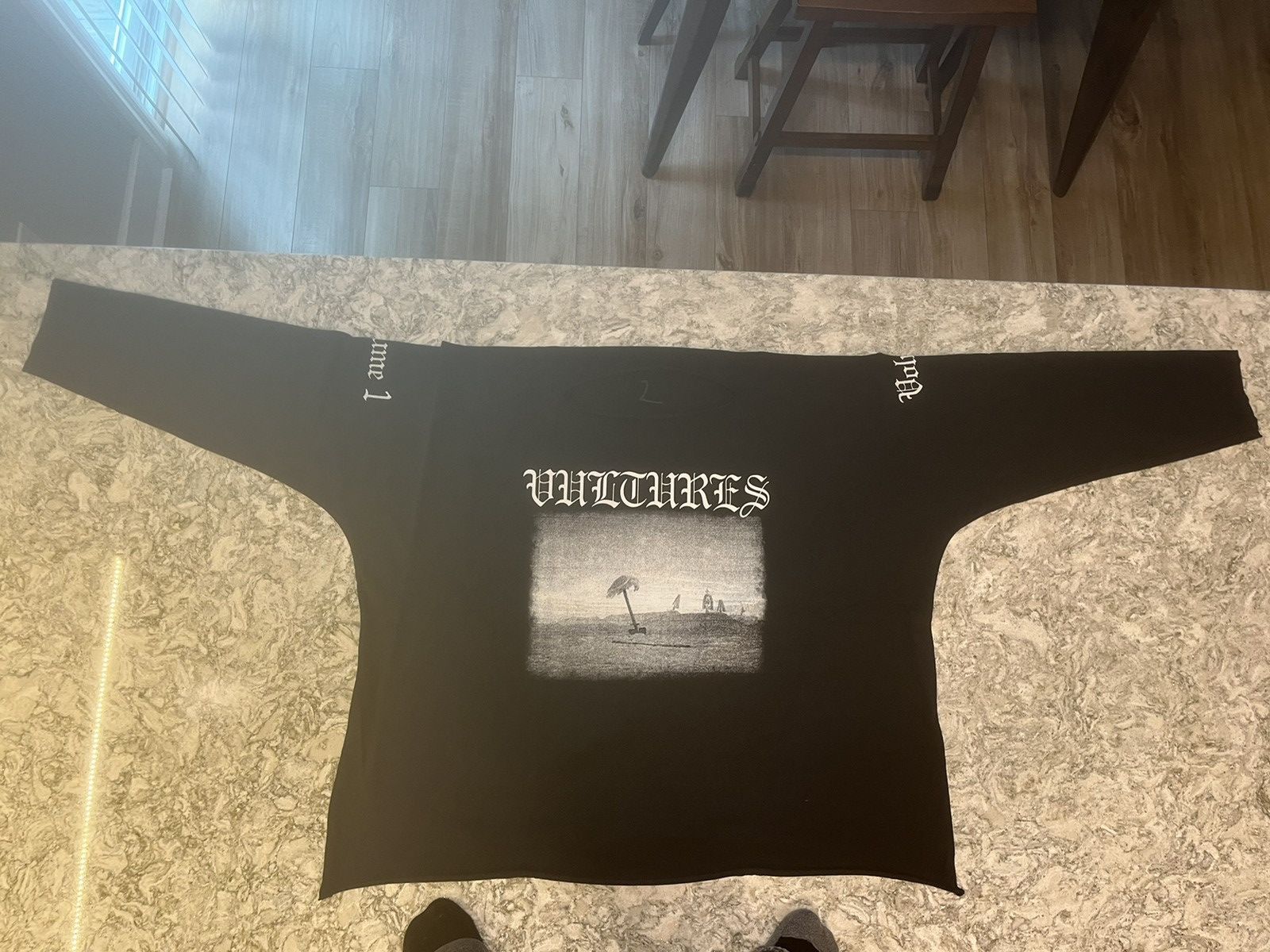 Kanye West Kanye West Vultures Black T shirt Size US L / EU 52-54 / 3 - 1 Thumbnail