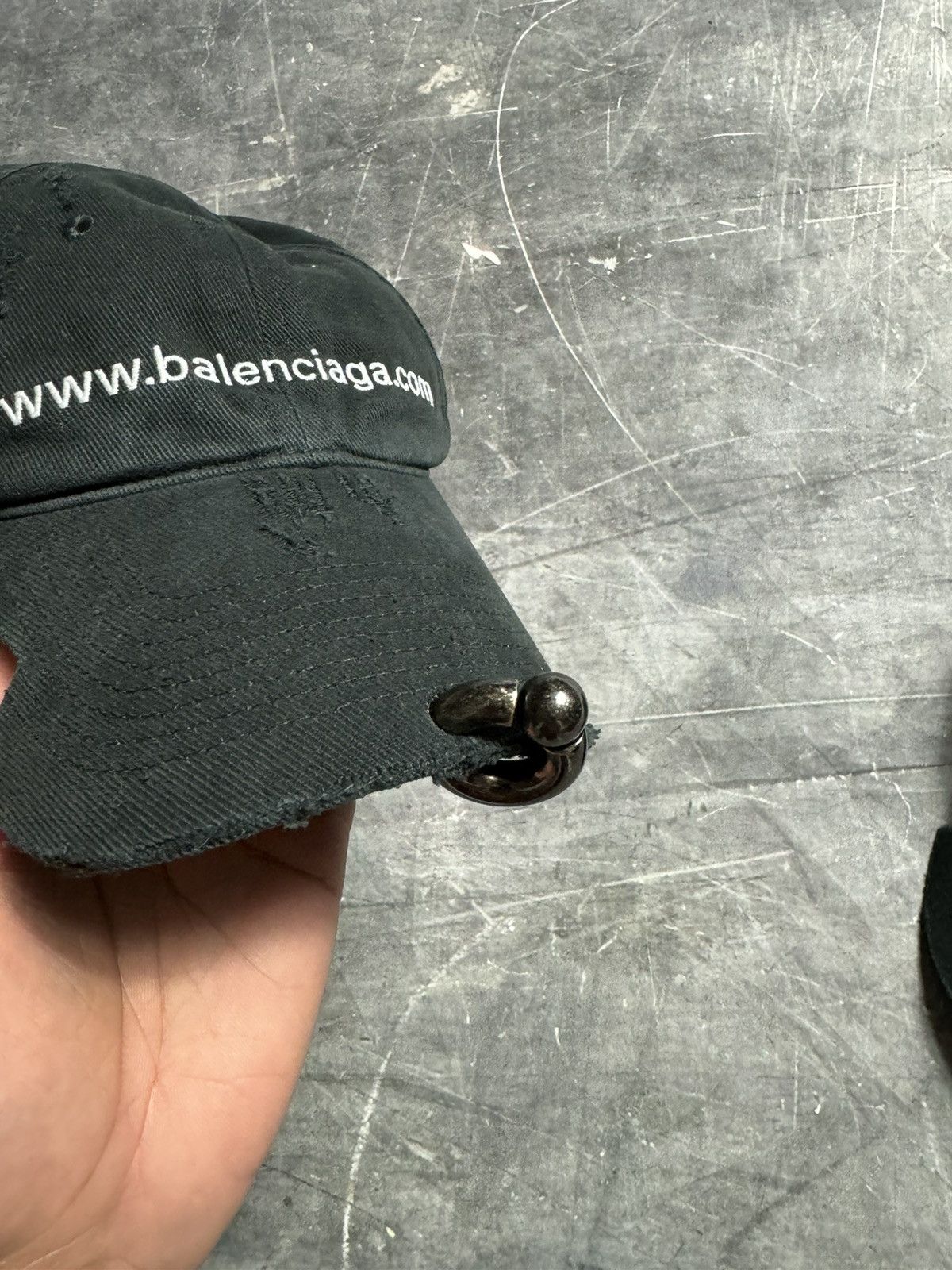 Balenciaga Balenciaga www.Balenciaga.com notched pierced hat Size ONE SIZE - 3 Thumbnail