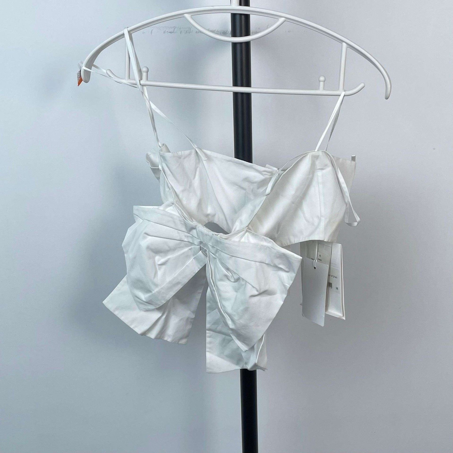 Chanel Chanel White Bow Camisole Size XS / US 0-2 / IT 36-38 - 1 Thumbnail