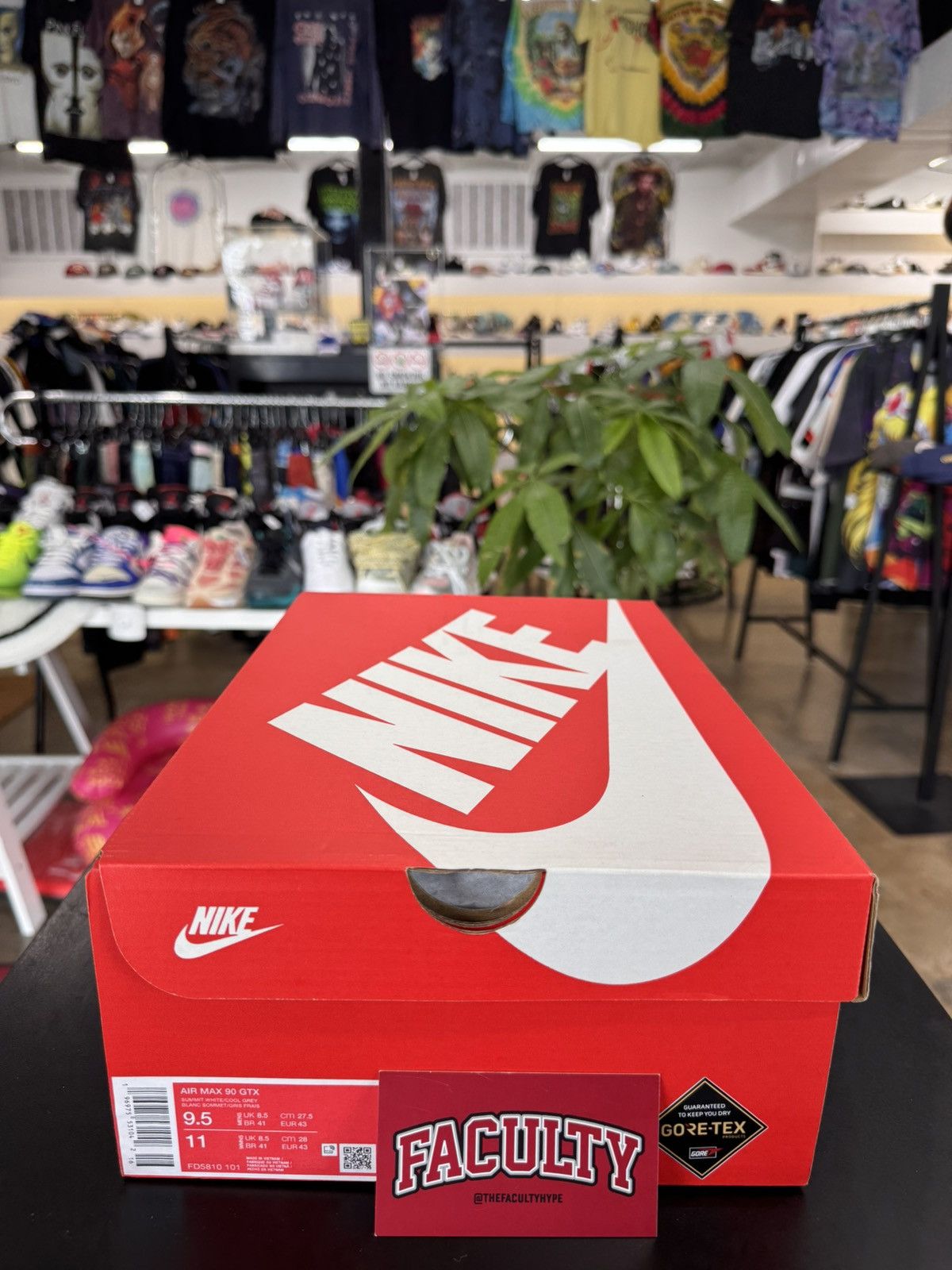 Nike Nike Air Max 90 Gore-Tex Infrared Size 9.5 (2024) Size US 9.5 / EU 42-43 - 12 Thumbnail