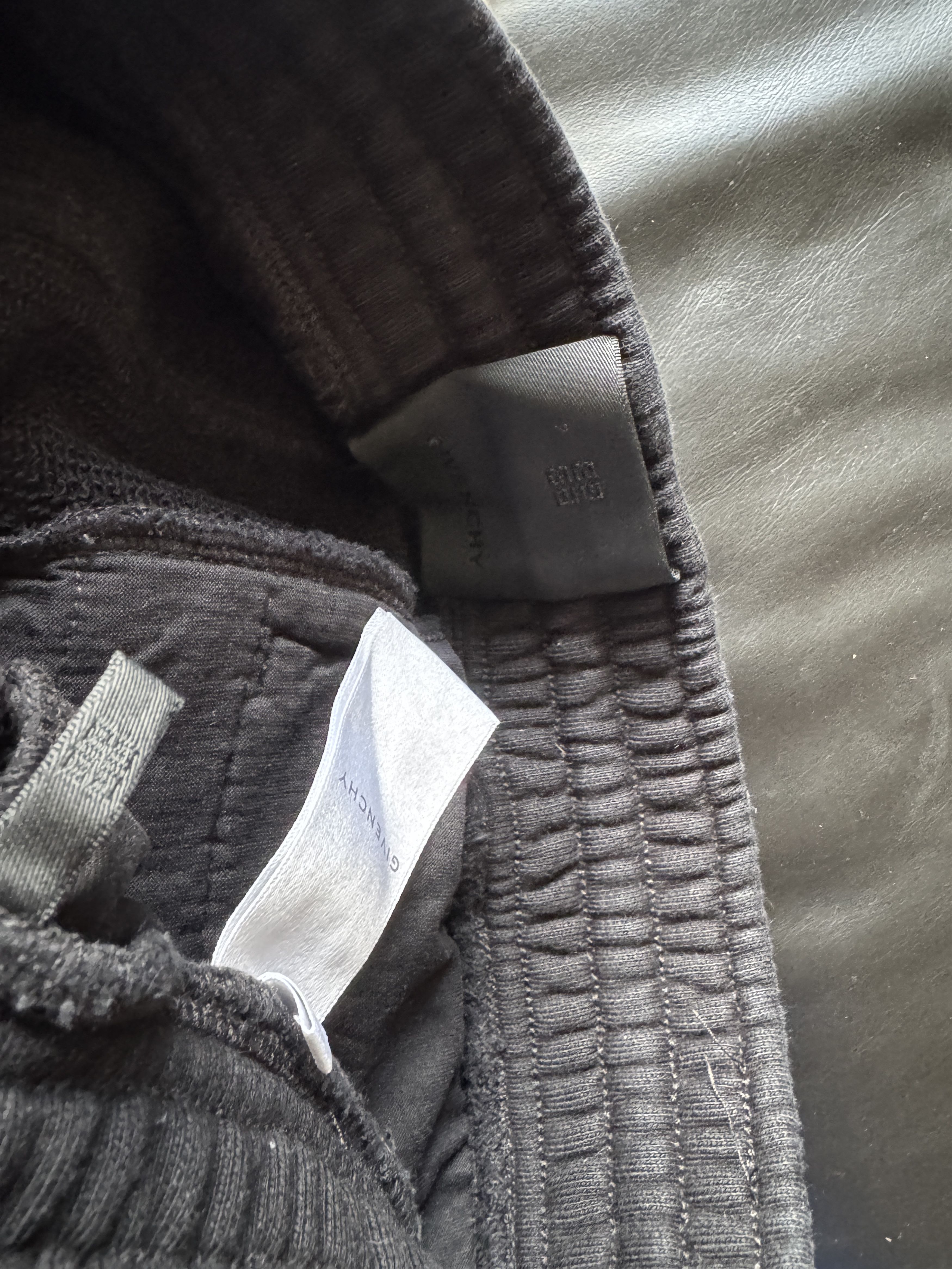 Givenchy Givenchy Barbed Wire Sweatpants Joggers Size US 30 / EU 46 - 5 Thumbnail