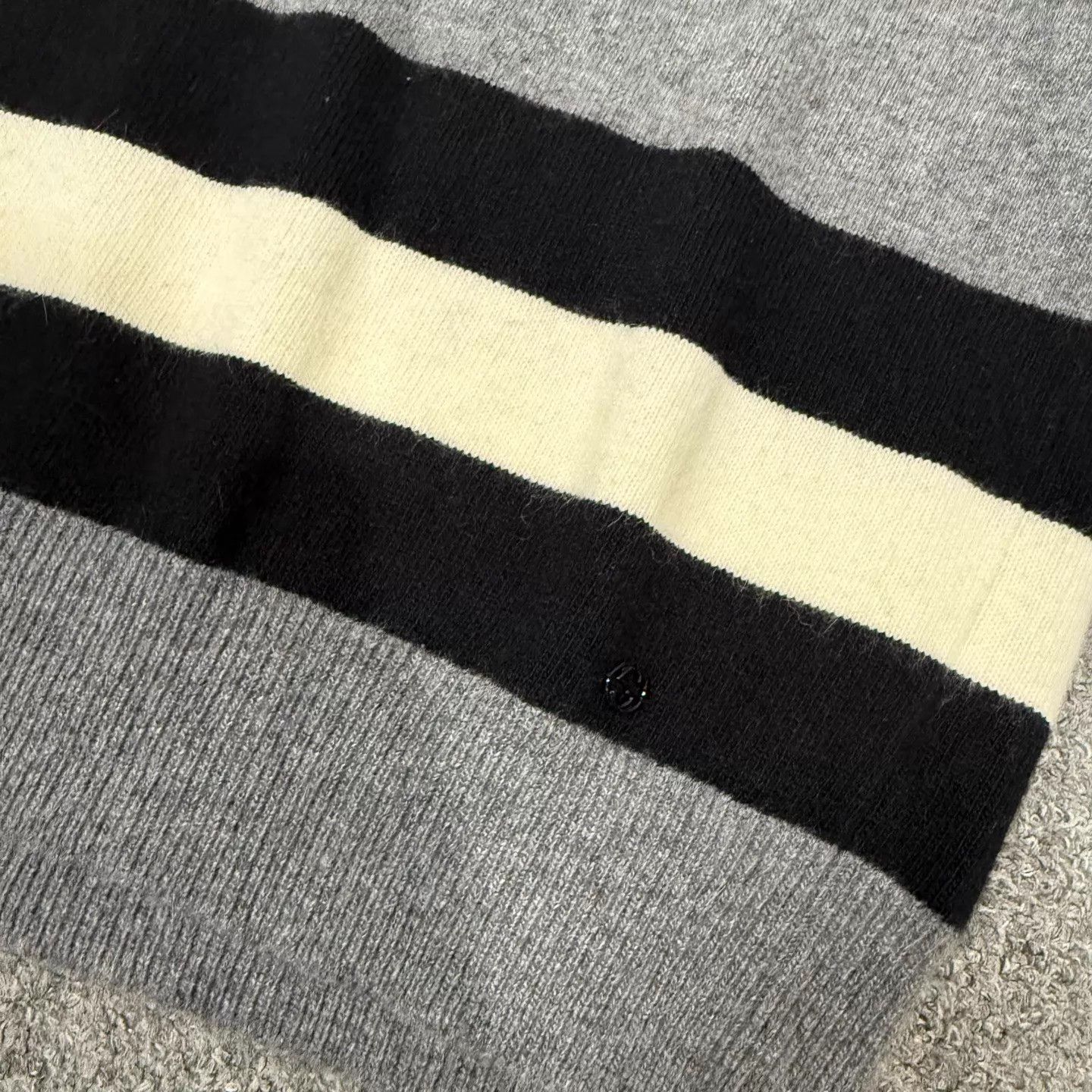 Gucci Gucci Gray & White Colorblocked Knit Sweater S 95 New Size US S / EU 44-46 / 1 - 3 Thumbnail