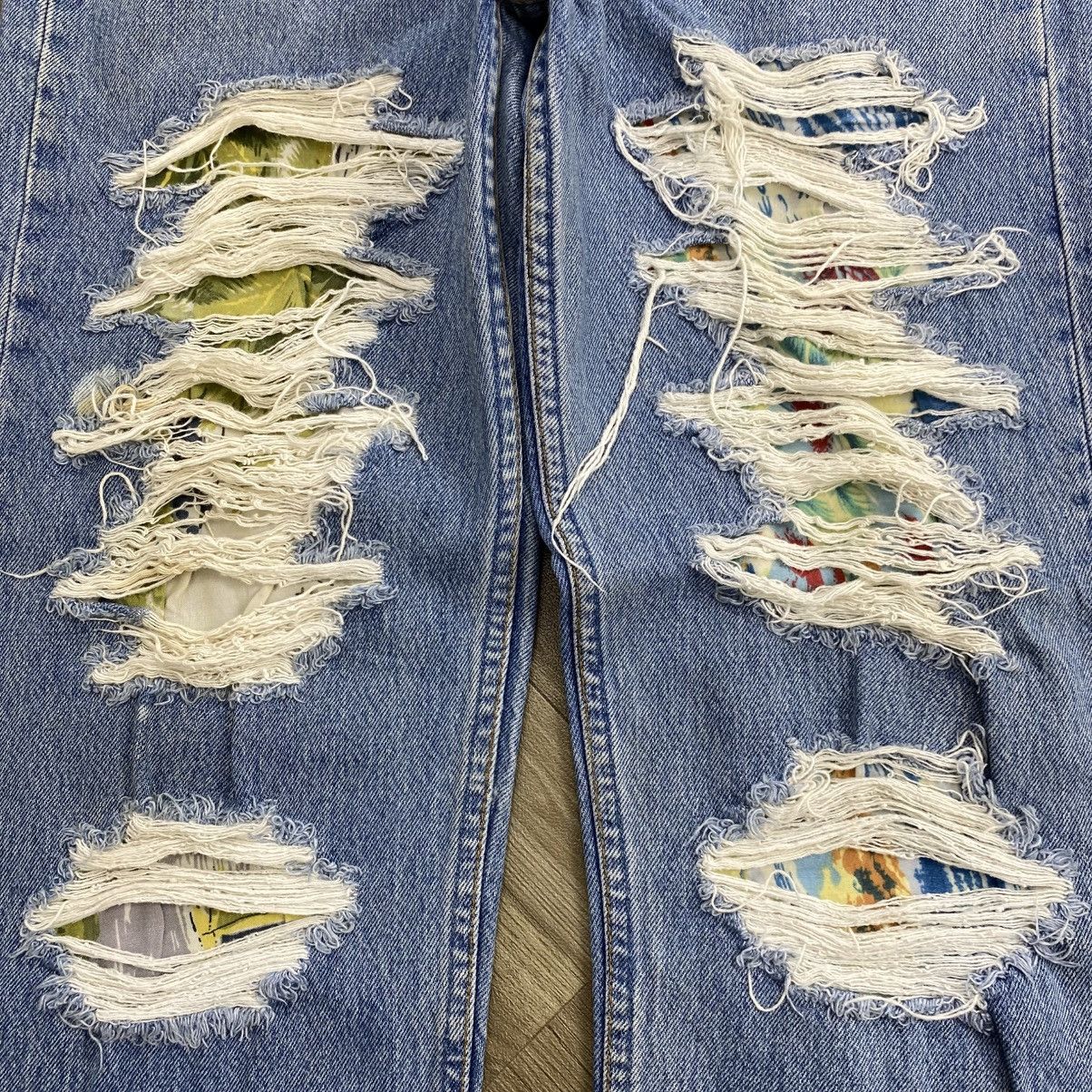 Levi's Vintage Clothing 1990s Vintage Levis 501 USA Sample Distressed Faded Jeans Size US 33 - 4 Thumbnail