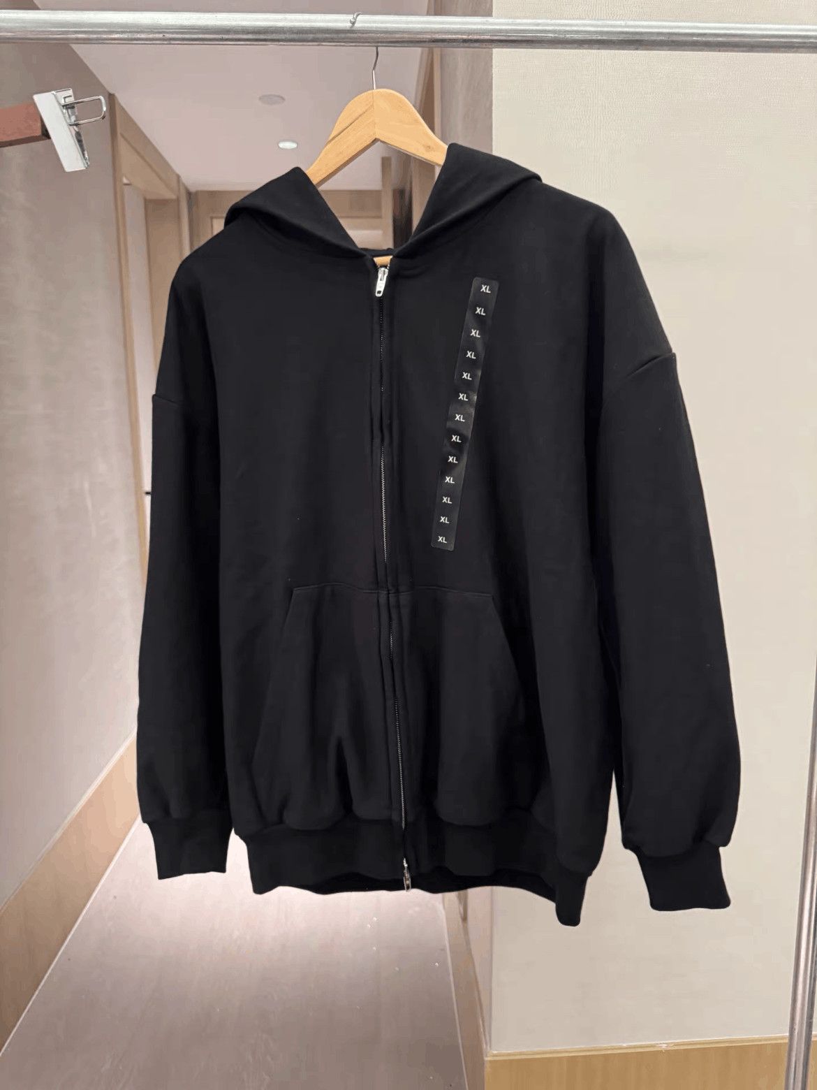Balenciaga Balenciaga Balenciaga 22AW Runway XL Patch Hoodie-2506 Size US S / EU 44-46 / 1 - 1 Thumbnail