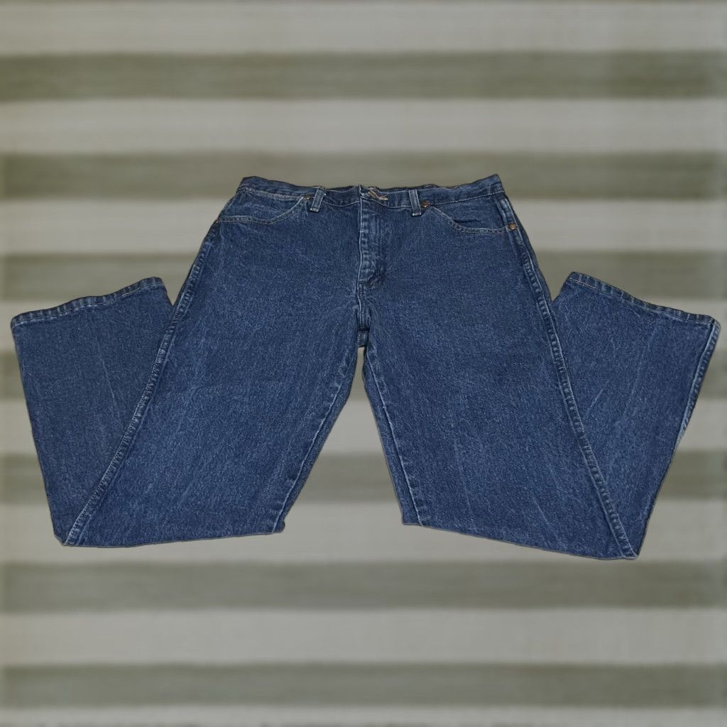 Wrangler Wrangler Cowboy Cut Slim Fit Jeans 936PWD 33x30 Blue Denim Men Regular Slim Straight 5-Pocket Logo Western Cowboy Theme Brand Wrangler Cowboy Cut Size US 33 - 1 Thumbnail