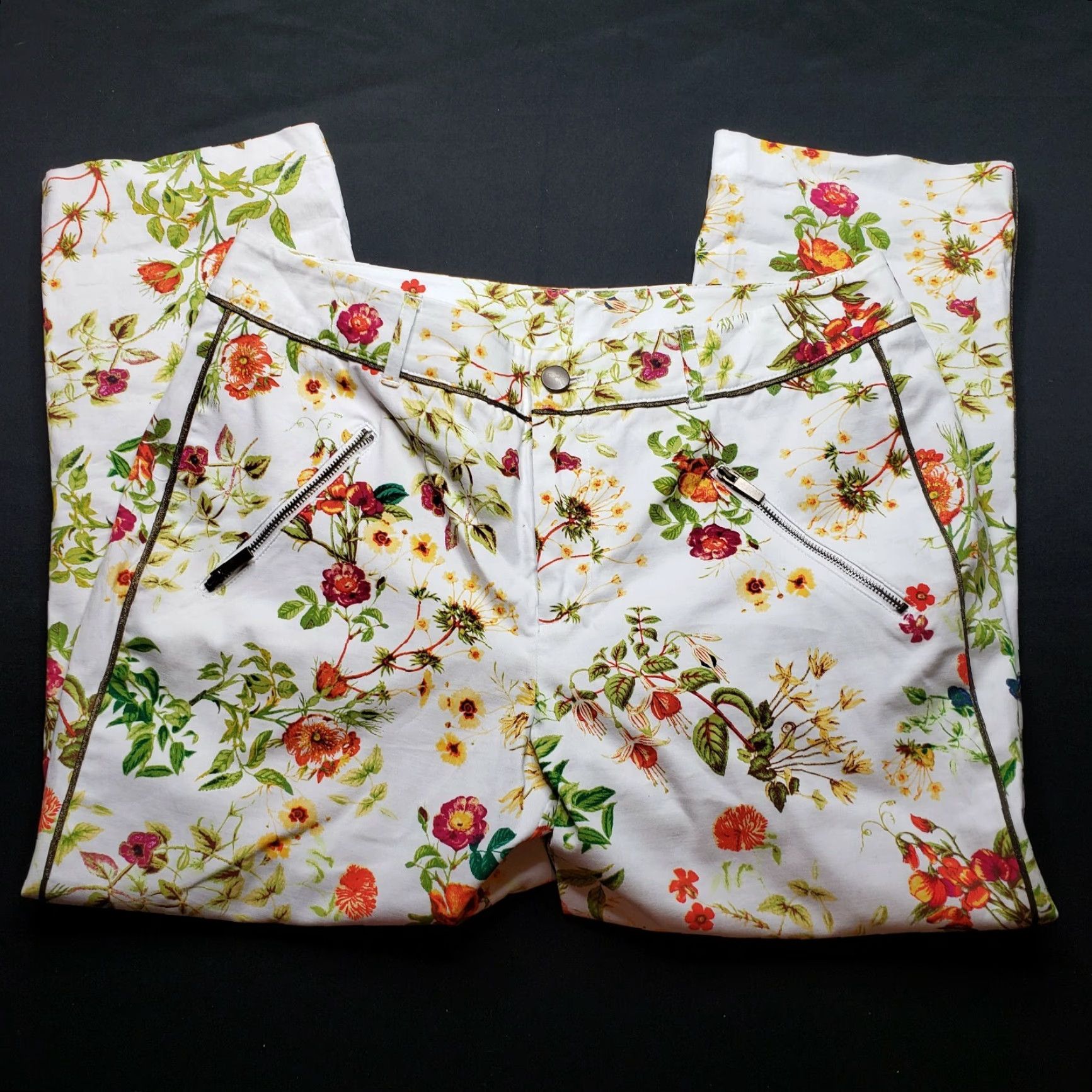 Disney Disney's Alice Through the Looking Glass White Floral Denim Capri Pants Size 6 Size 28" / US 6 / IT 42 - 2 Thumbnail