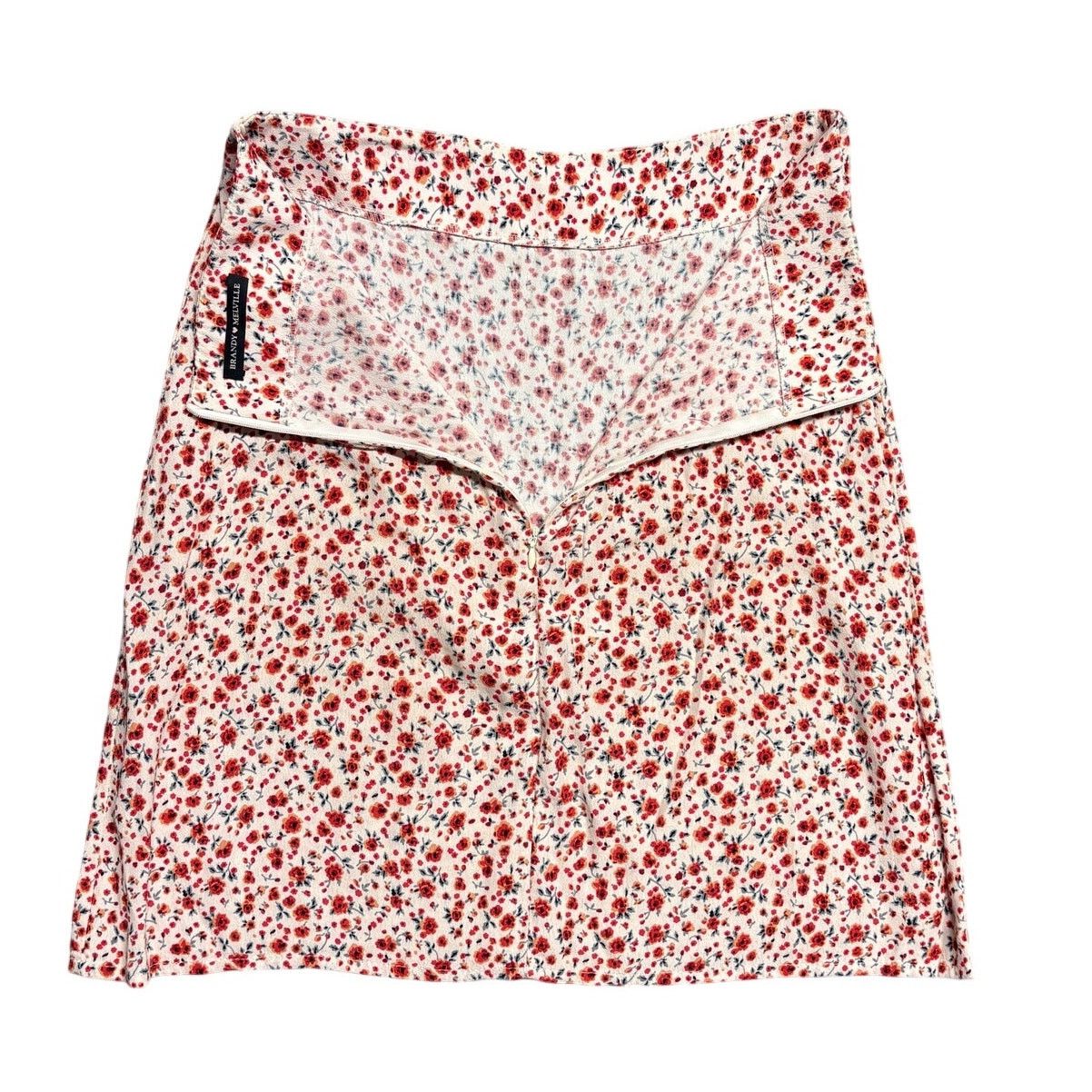 Brandy Melville Brandy Melville Floral Mini Skirt Red White Viscose One Size Size 25" / US 0 / IT 36 - 4 Thumbnail