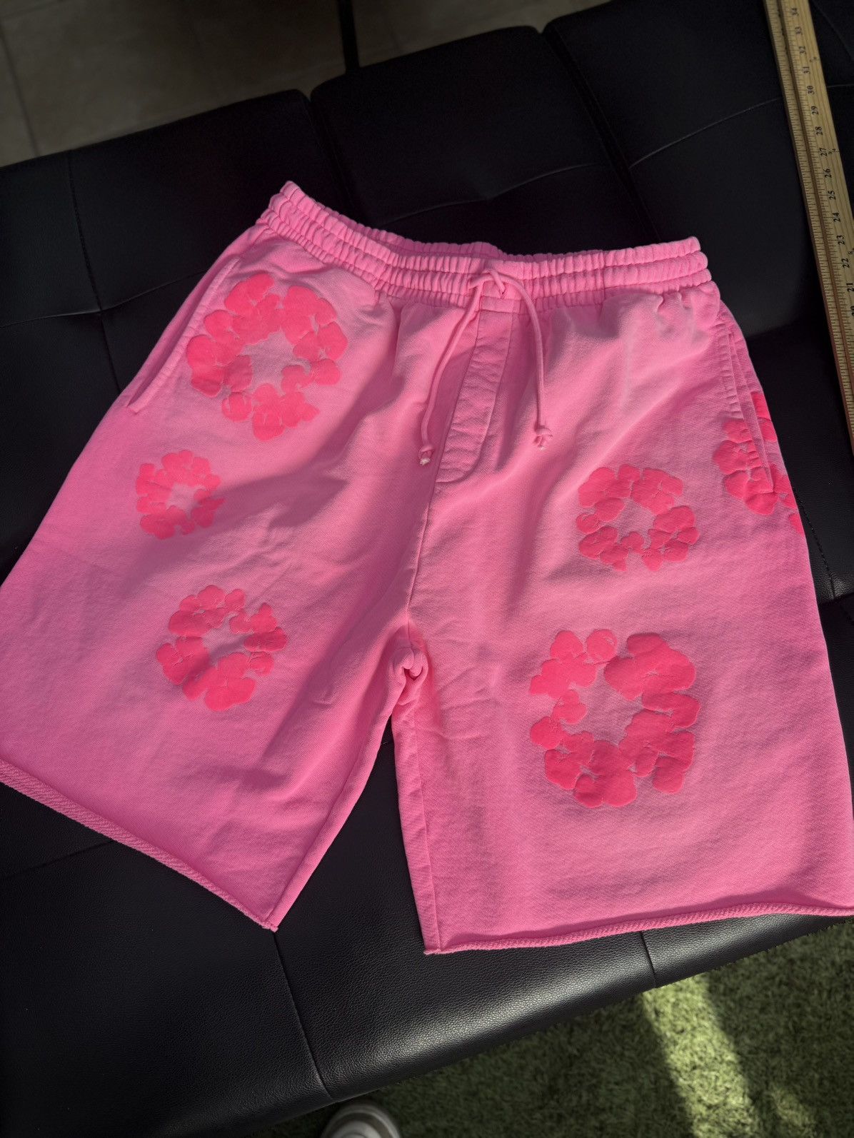 DENIM TEARS Denim Tears 2025 Cotton Wreath Shorts Pink Size XL Size US 36 / EU 52 - 4 Thumbnail