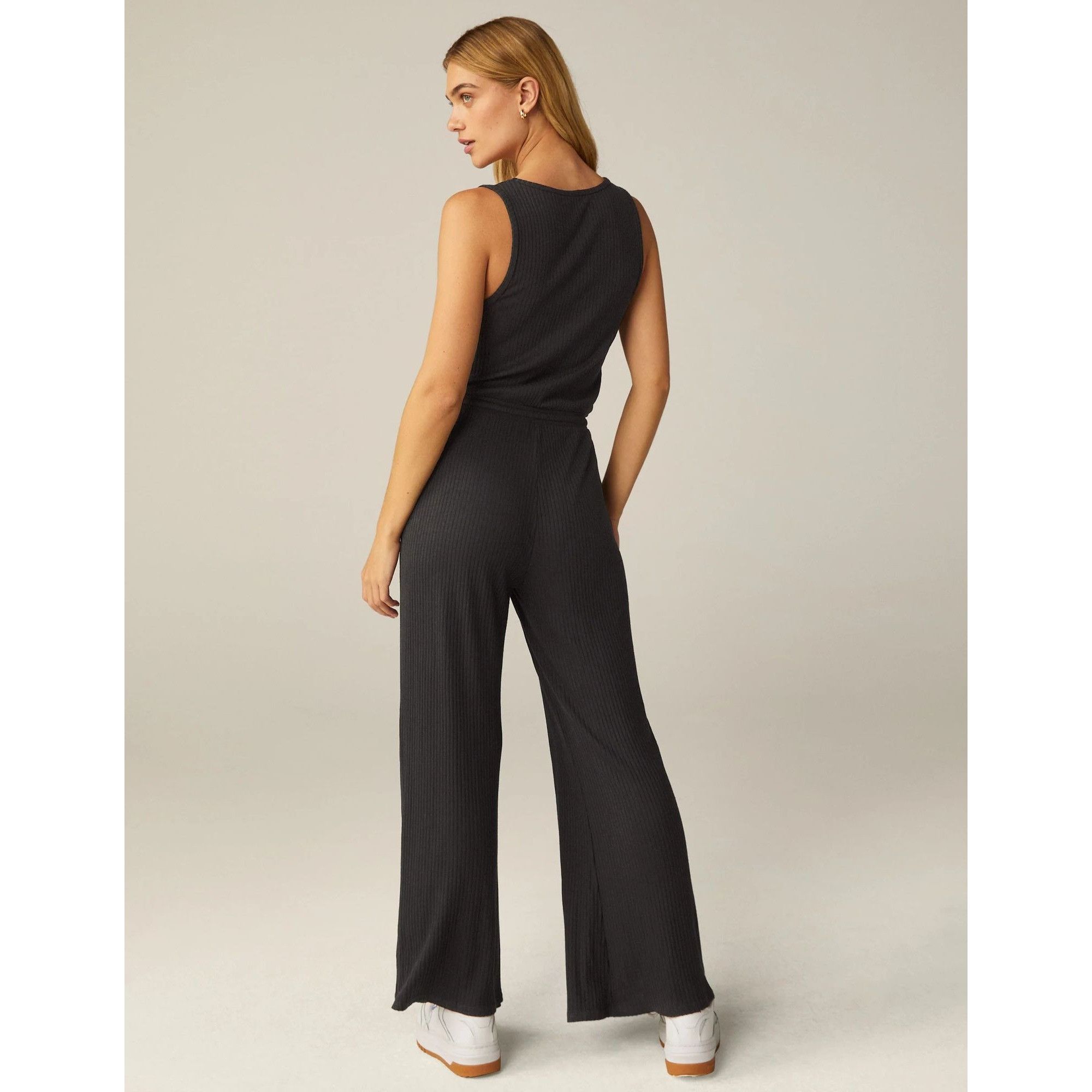 Beyond Yoga Beyond Yoga Black Ribbed Jetsetter Jumpsuit Sleeveless V-Nec Size 28" / US 6 / IT 42 - 6 Thumbnail