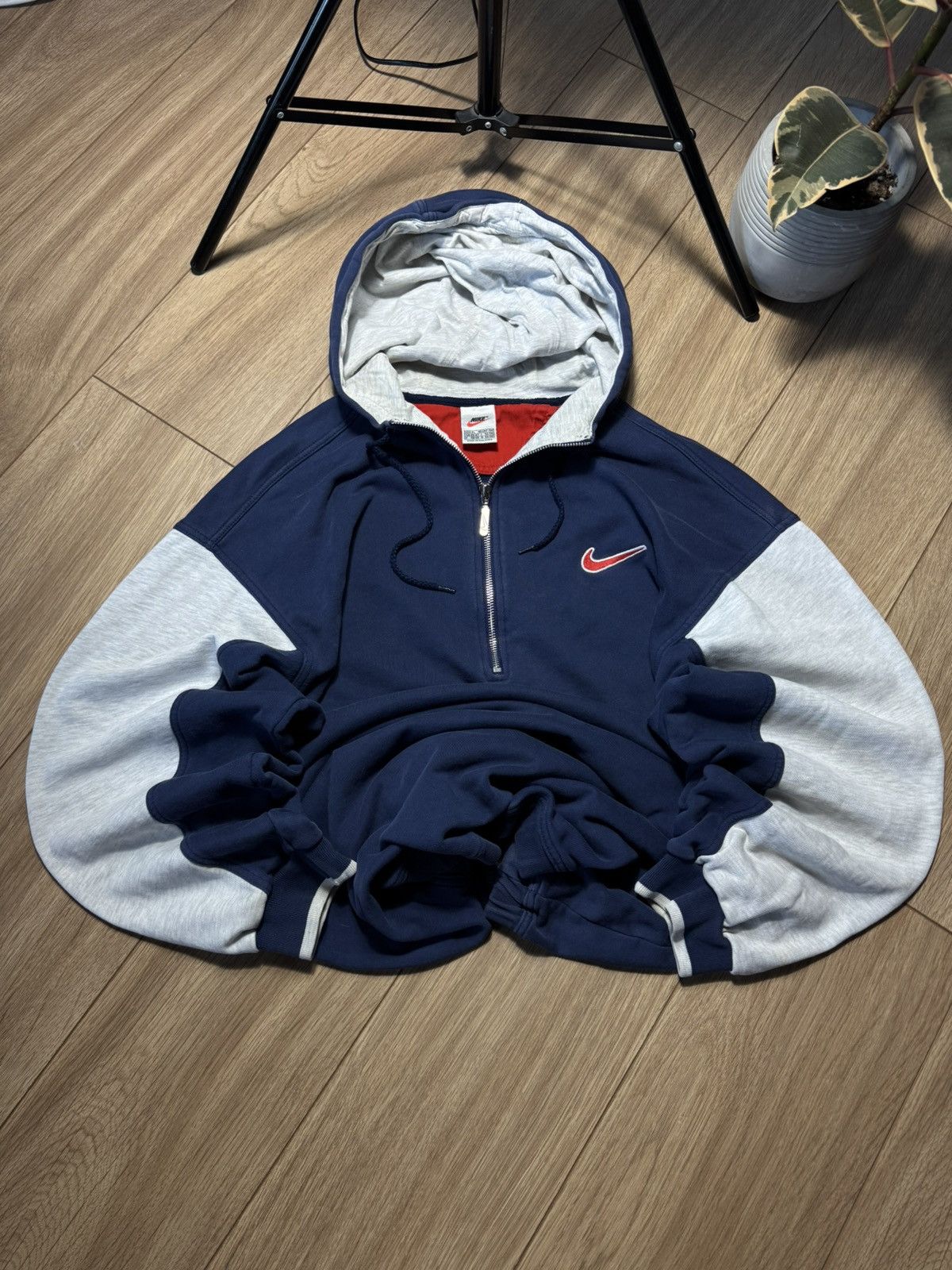 Nike Nike Big Swoosh Vintage Label y2k Streetwear Basic Hoodie Size US XL / EU 56 / 4 - 1 Thumbnail
