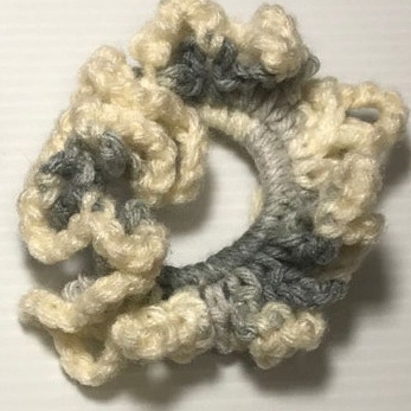 Handmade NWT Gray Cream Handmade Crocheted Hair Scrunchie Set of 3 Size ONE SIZE - 3 Thumbnail