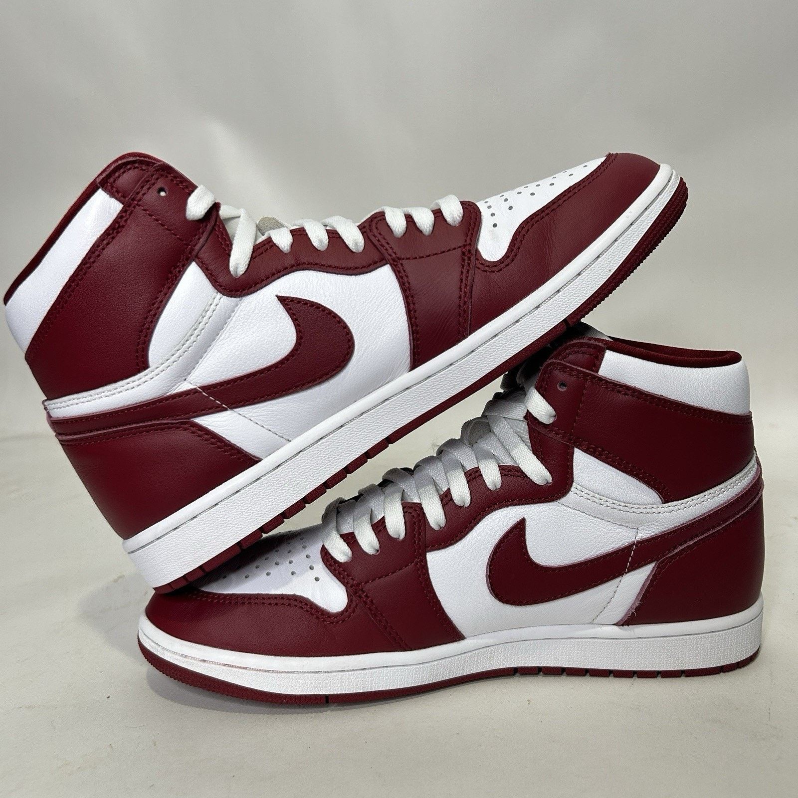 Jordan Brand Nike Air Jordan 1 Retro High OG “Artisanal Red” Size US 10.5 / EU 43-44 - 3 Thumbnail