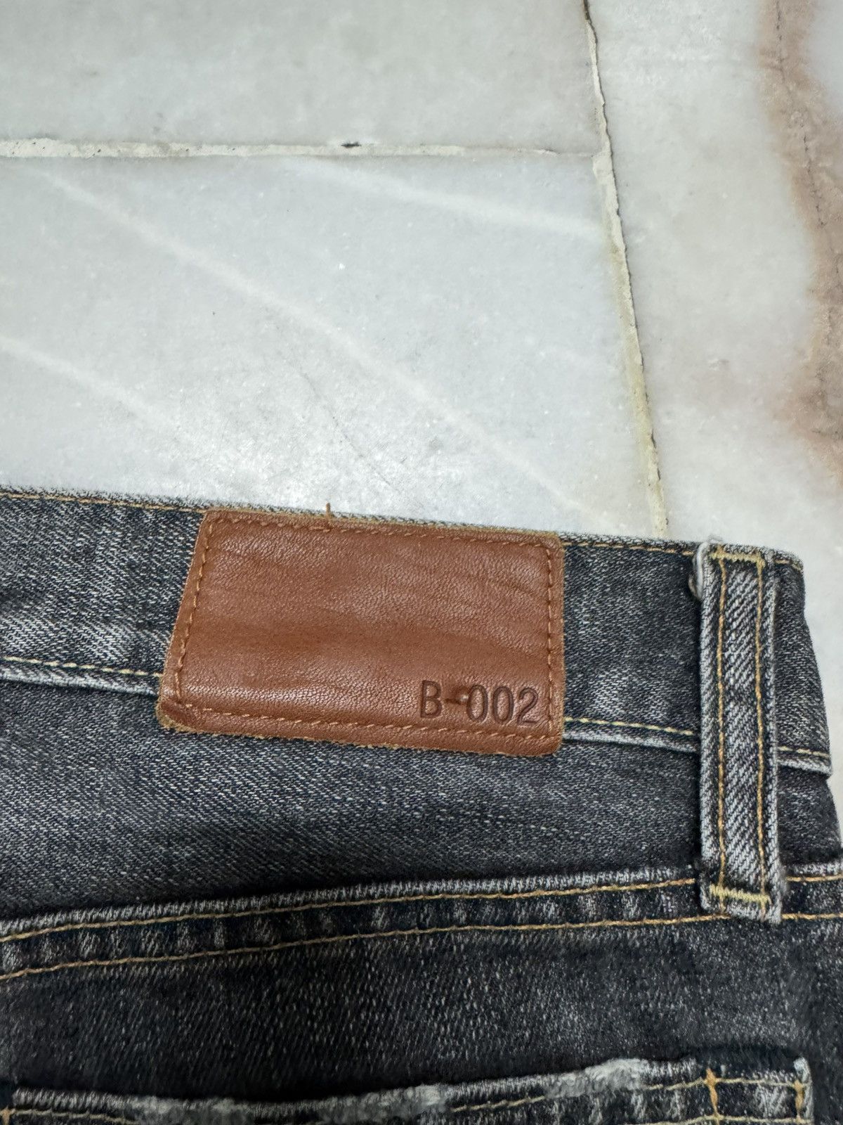 Japanese Brand 💥Regular Fit Boot Cut💥90s Uniqlo Sand Washed Distressed Size US 28 / EU 44 - 15 Thumbnail