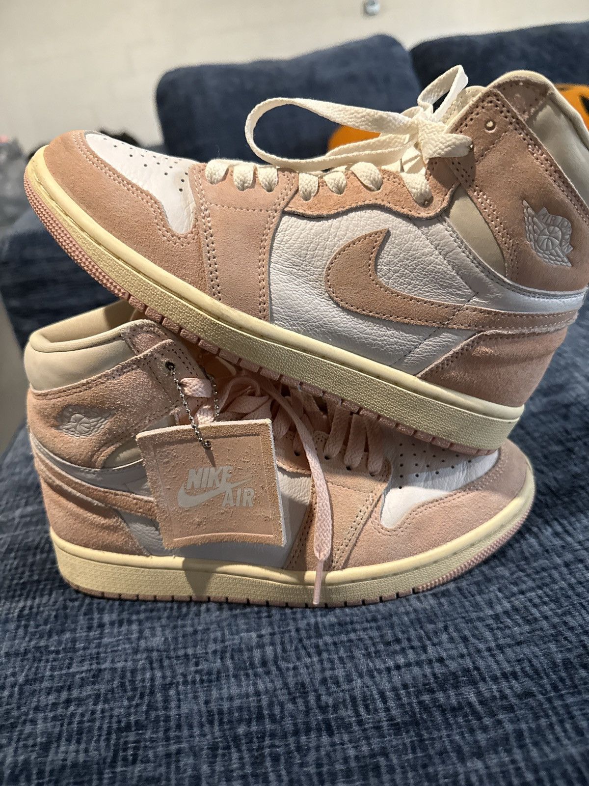 Jordan Brand Air Jordan 1 Mid SE (Women’s) Size US 8 / IT 38 - 6 Thumbnail