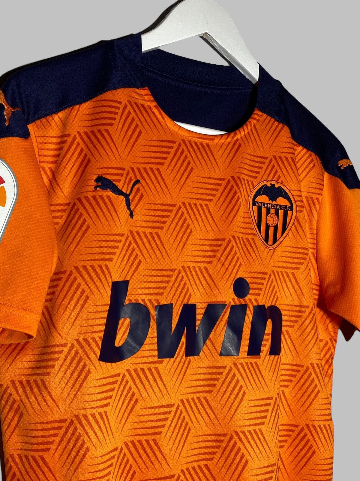 Puma Puma Valencia CF 2020/21 Away Football Shirt Soccer Jersey Size US S / EU 44-46 / 1 - 3 Thumbnail