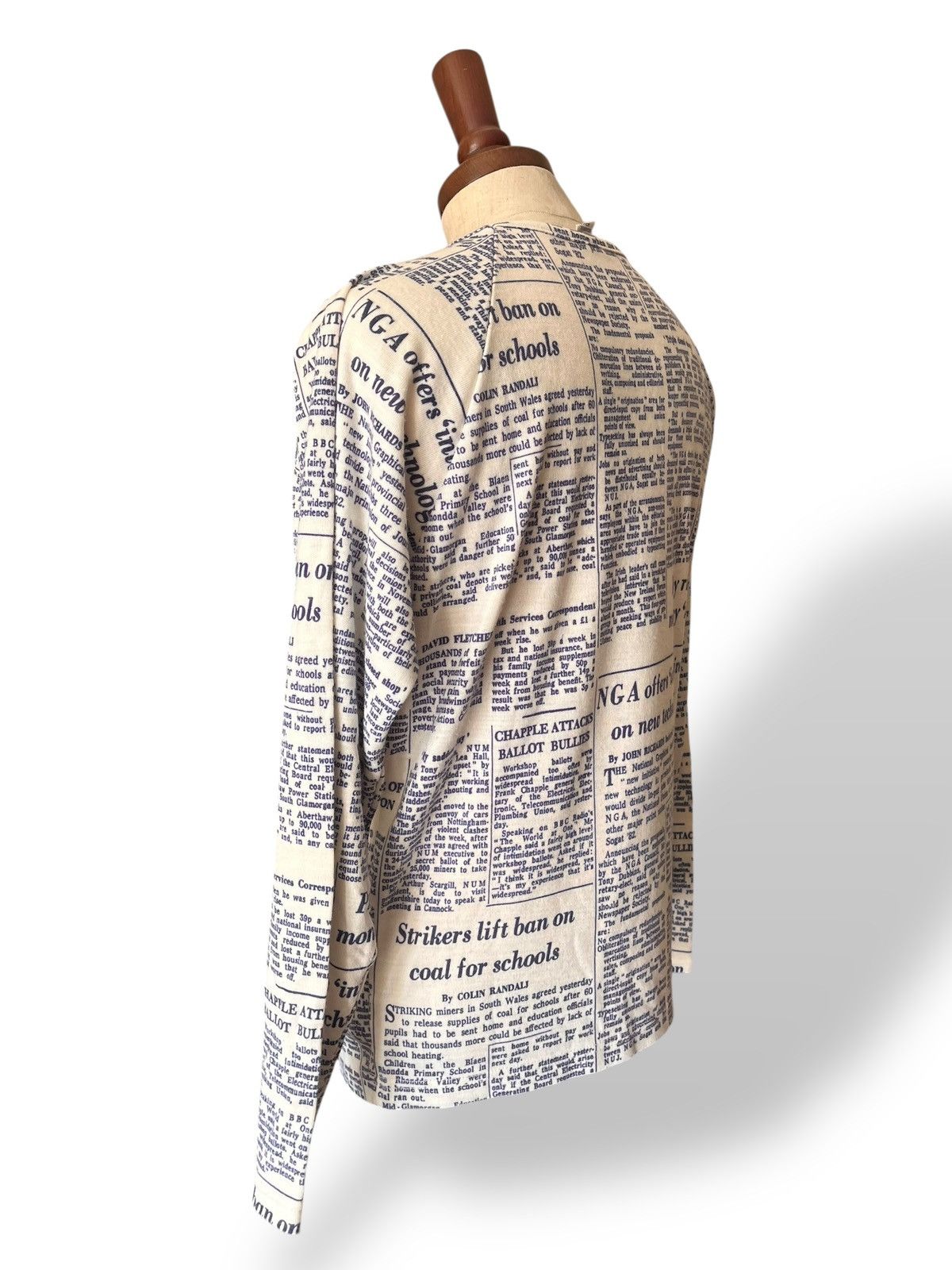 Japanese Brand C & A Full Print Newspaper Longsleeve Shirt Size US M / EU 48-50 / 2 - 7 Thumbnail