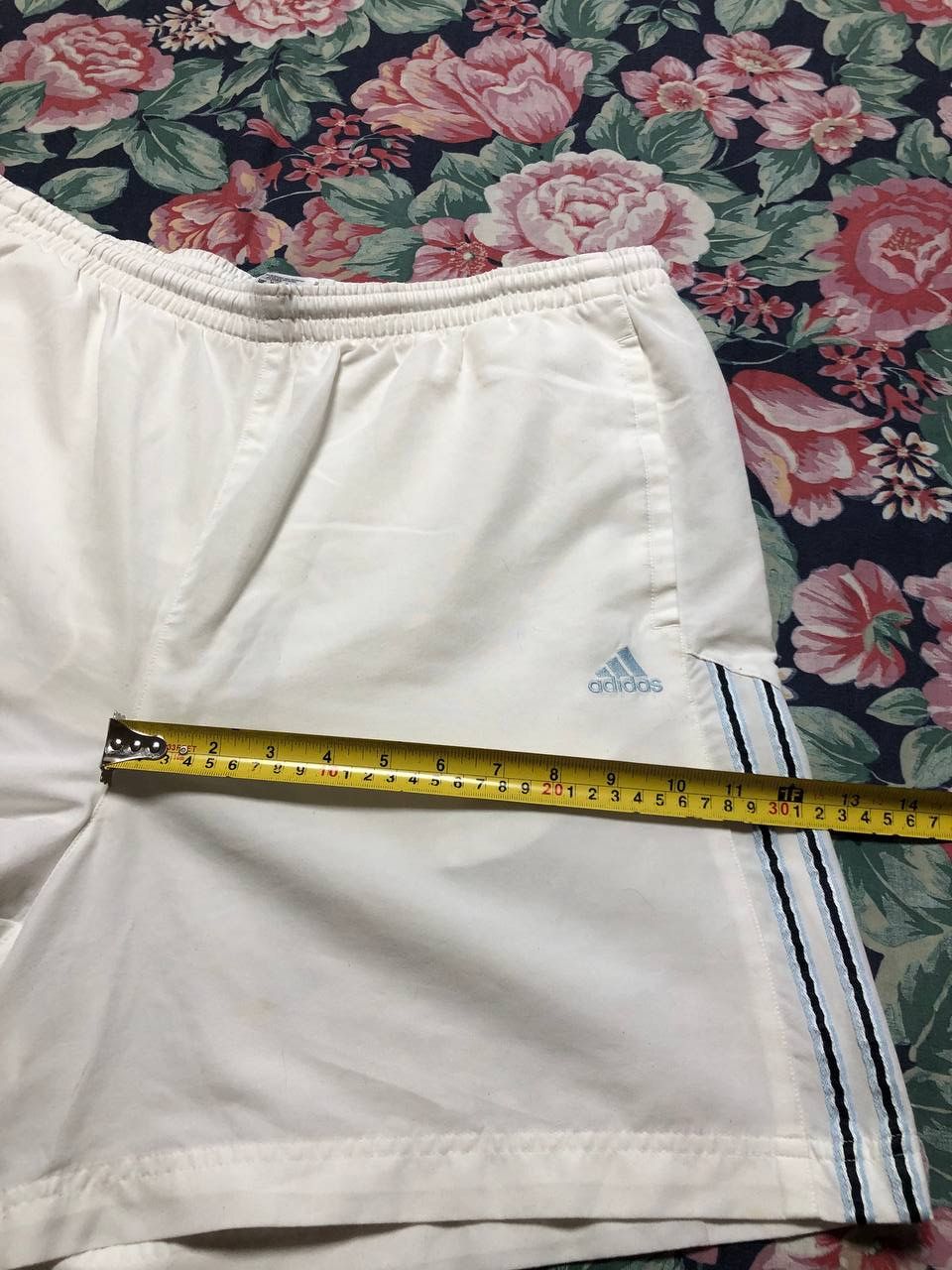 Adidas Vintage Adidas White Shorts Size XL Size US 38 / EU 54 - 9 Thumbnail