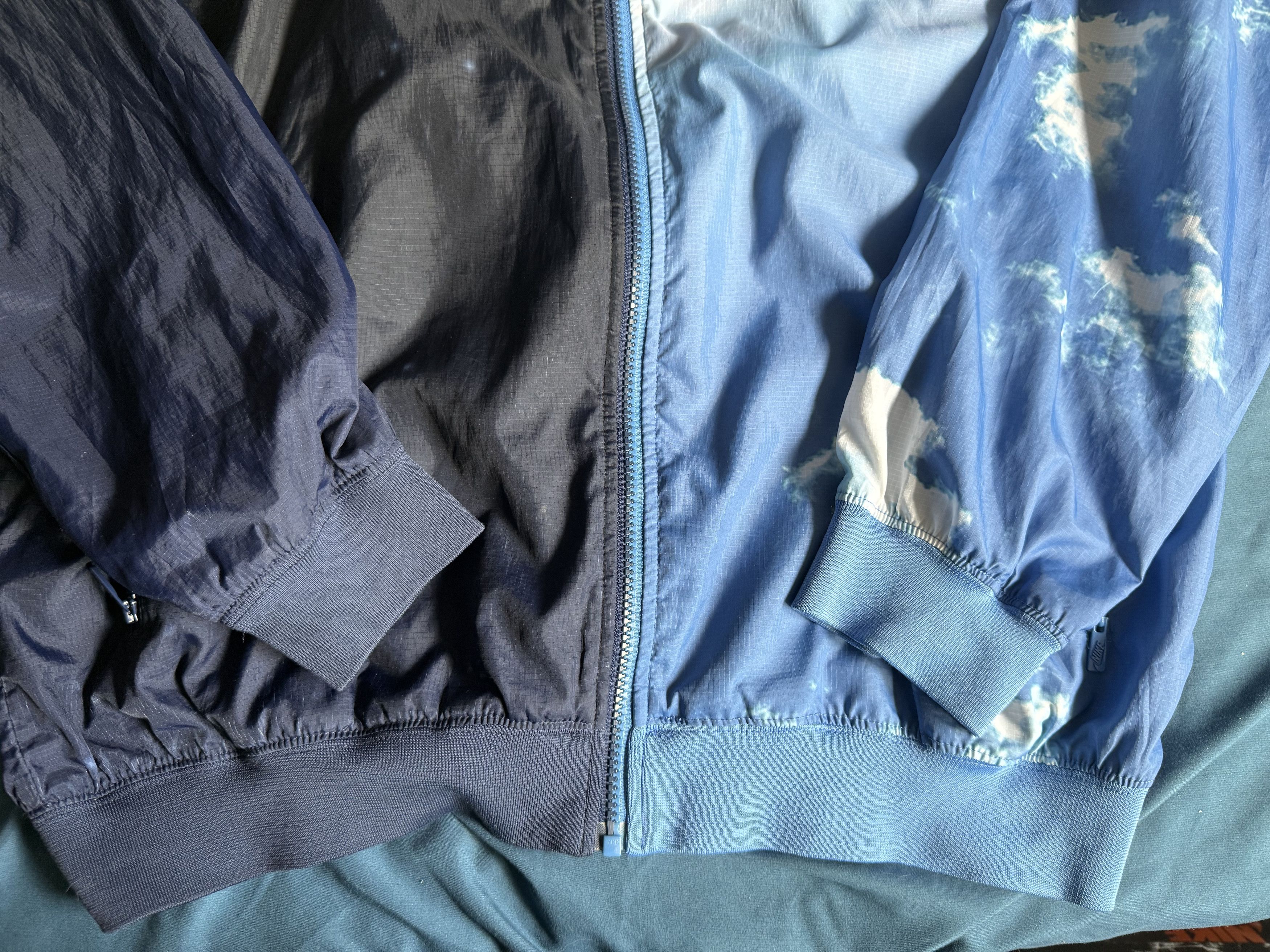 Nike Nike Split Hoodie Windrunner size LARGE "NIGHT & DAY" Size US L / EU 52-54 / 3 - 3 Thumbnail
