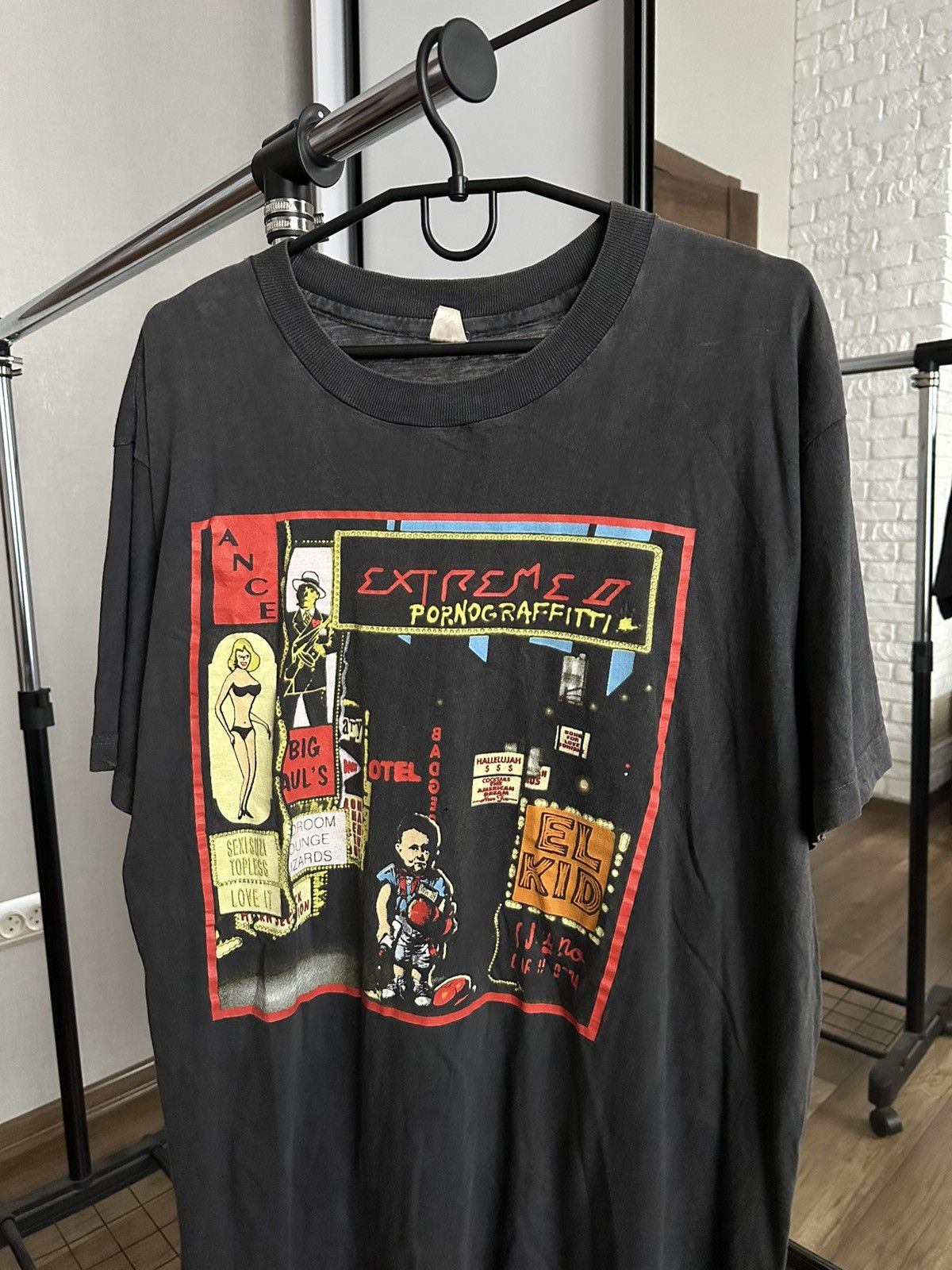 Band Tees 1990 Extreme Pornograffitti Vintage Concert Band T-Shirt Tee Size US XL / EU 56 / 4 - 4 Thumbnail