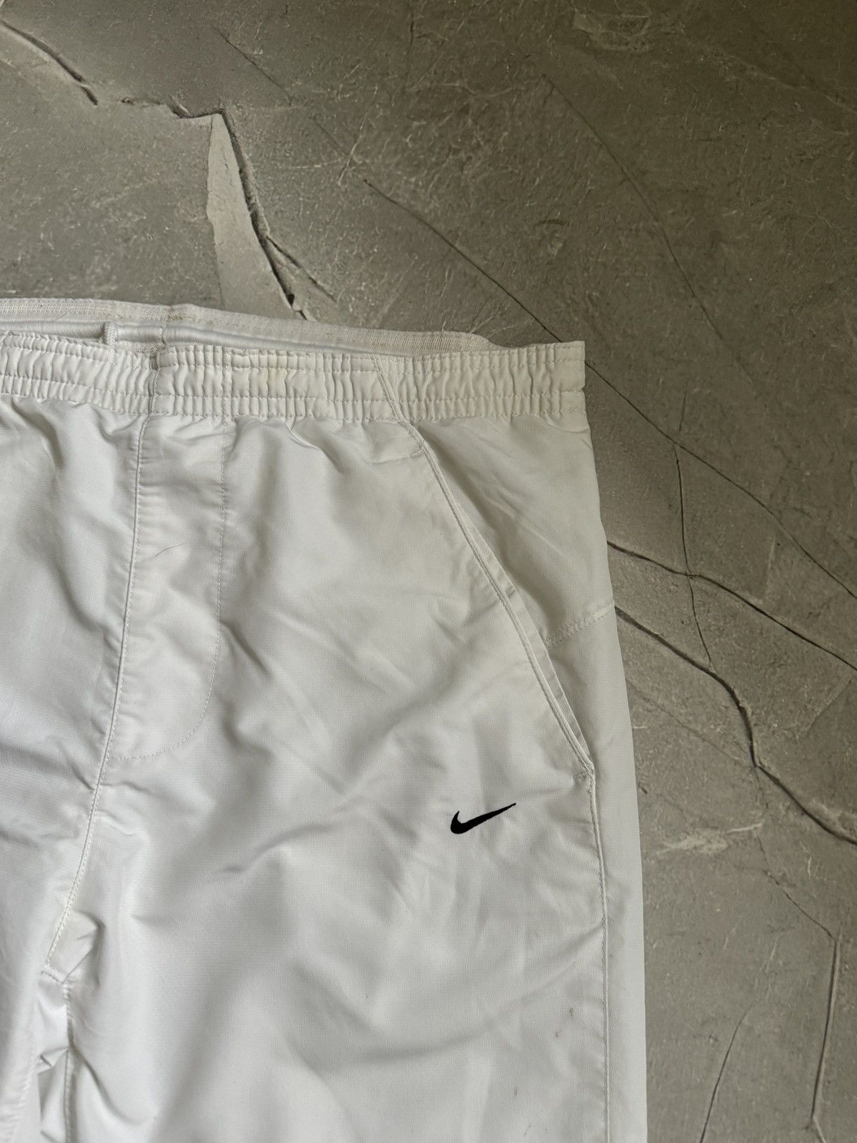 Nike 00s Nike Vintage Tracksuit Nylon Pants Small Swoosh Baggy Size US 30 / EU 46 - 11 Thumbnail