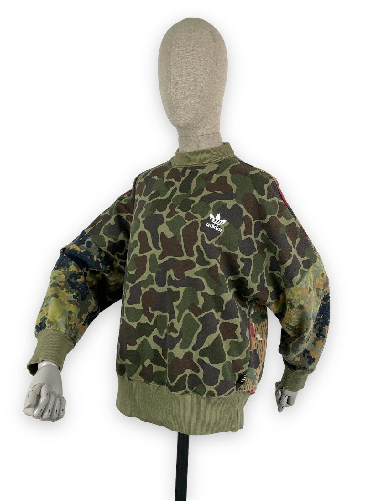 Adidas × Pharrell PHARRELL WILLIAMS Hiking Camo Print Sweatshirt Pullover S Size US S / EU 44-46 / 1 - 9 Thumbnail