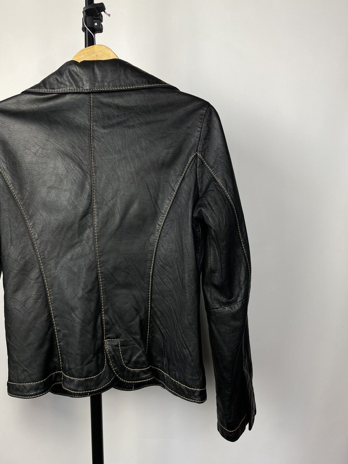 Vintage VINTAGE 90’s AGED LEONARDO CROPPED LEATHER BIKER JACKET Size M / US 6-8 / IT 42-44 - 9 Thumbnail