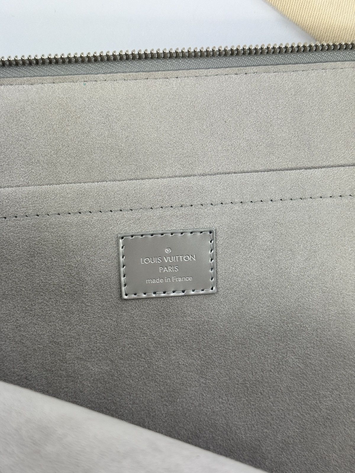 Louis Vuitton SILVER CHROME LAPTOP CASE Size ONE SIZE - 7 Thumbnail