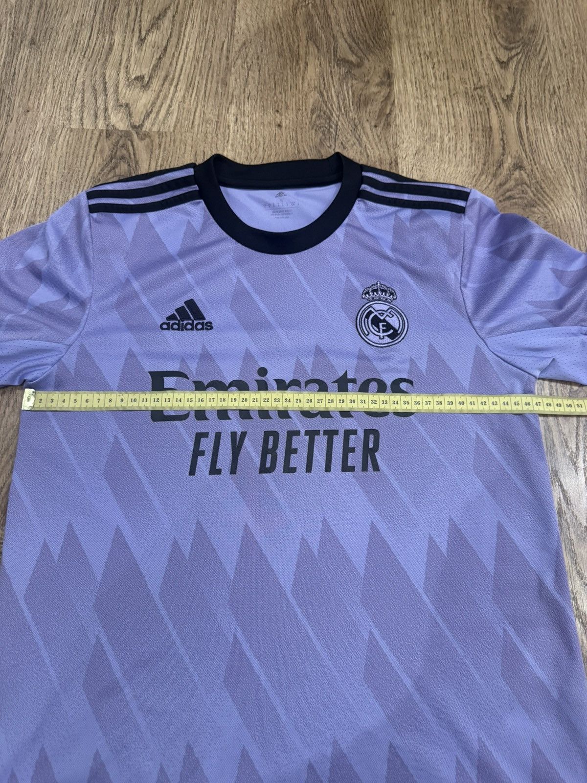 Adidas REAL MADRID 2022/2023 FOOTBALL JERSEY ADIDAS SIZE S H18489 Size US S / EU 44-46 / 1 - 3 Thumbnail