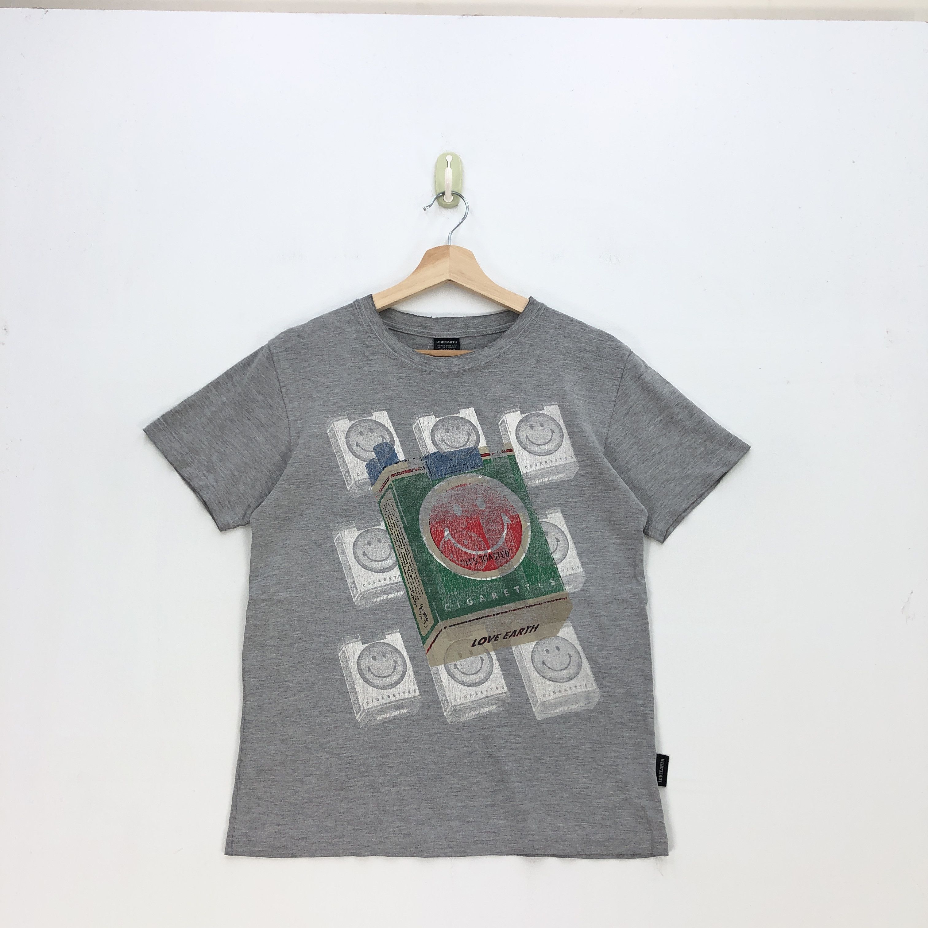 Japanese Brand × Vintage Vintage 90s Smile Cigarettes Tshirt Love Earth Japanese Tee Size US S / EU 44-46 / 1 - 1 Thumbnail