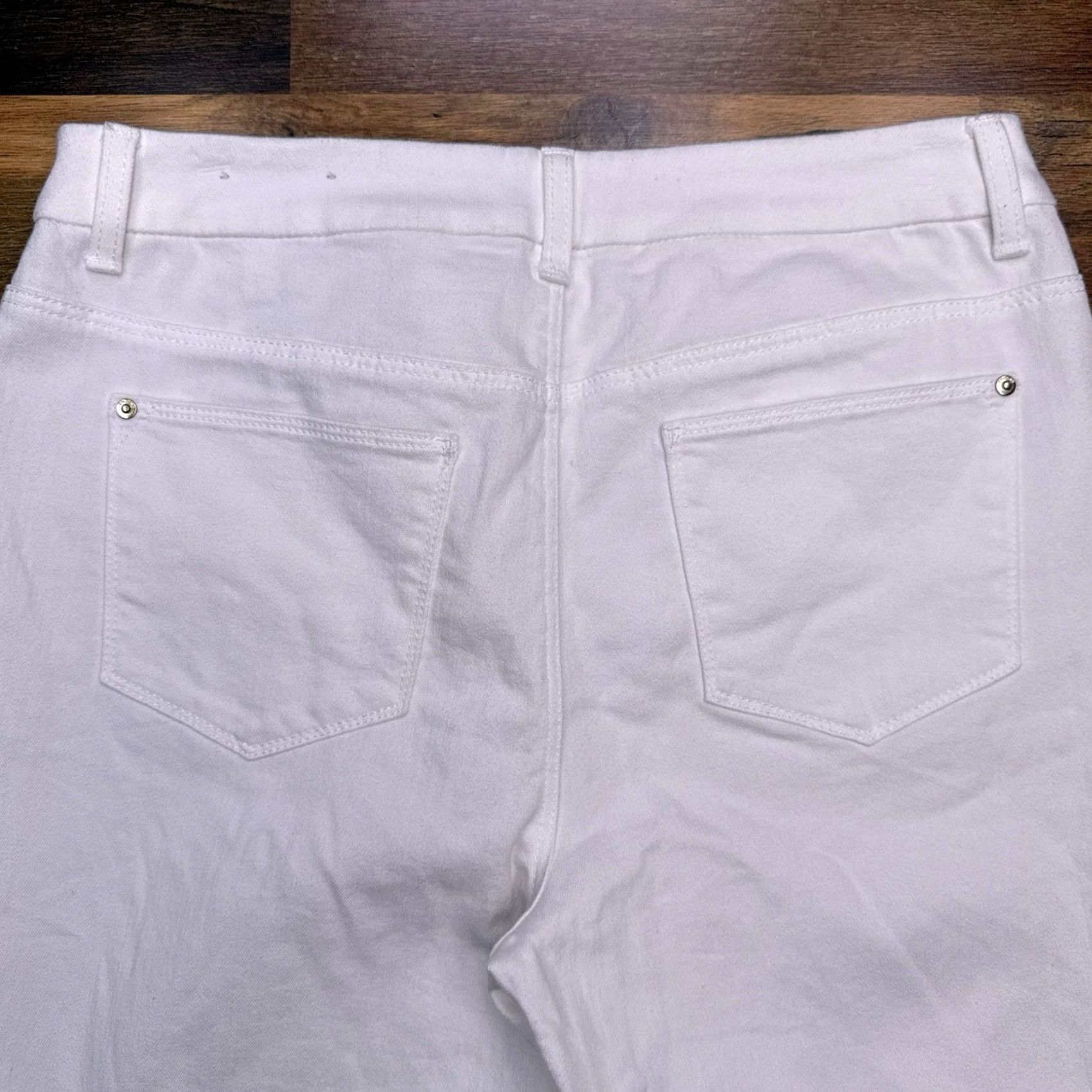 Vintage Chicos Jeans Cropped Slim Leg 0.5 White Floral Embroidered City Womens Regular 29in Inseam 22in Denim Cotton Blend Logo 5-Pocket Size 25" / US 0 / IT 36 - 7 Thumbnail