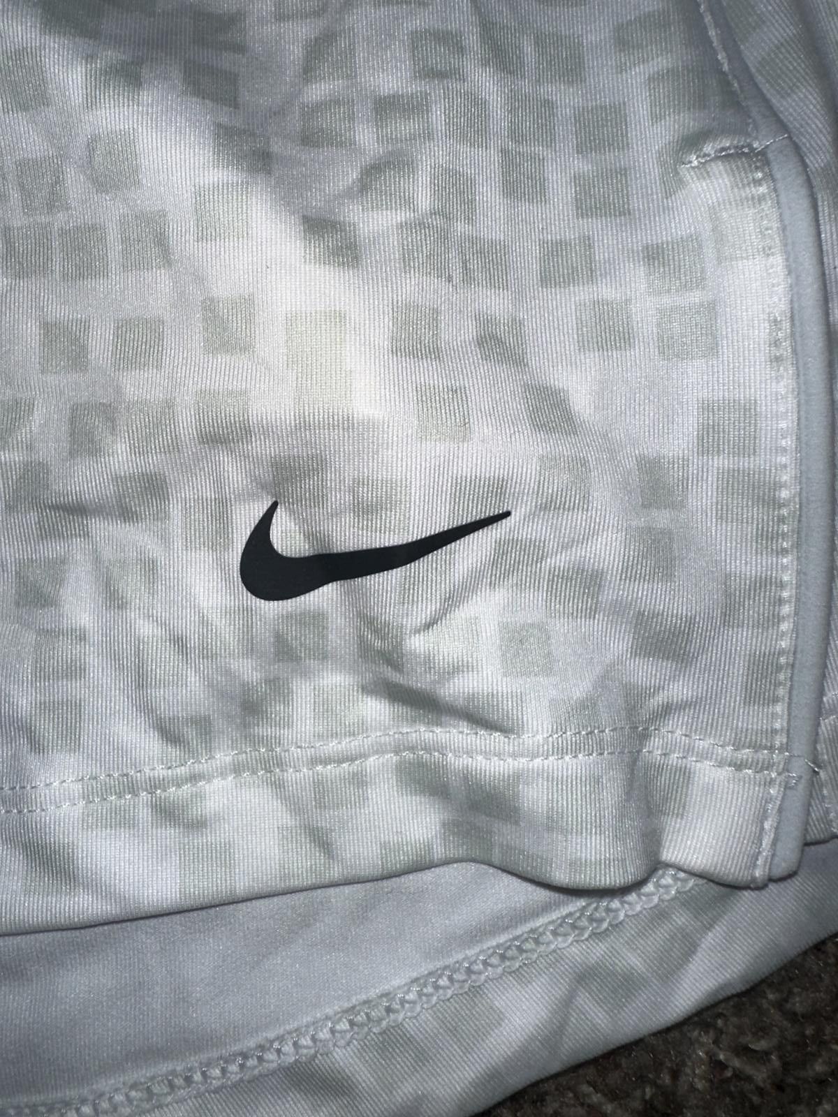 Nike Nike Women's Dri-FIT UV Grid 17" Golf Skorts Size 32" / US 10 / IT 46 - 2 Thumbnail