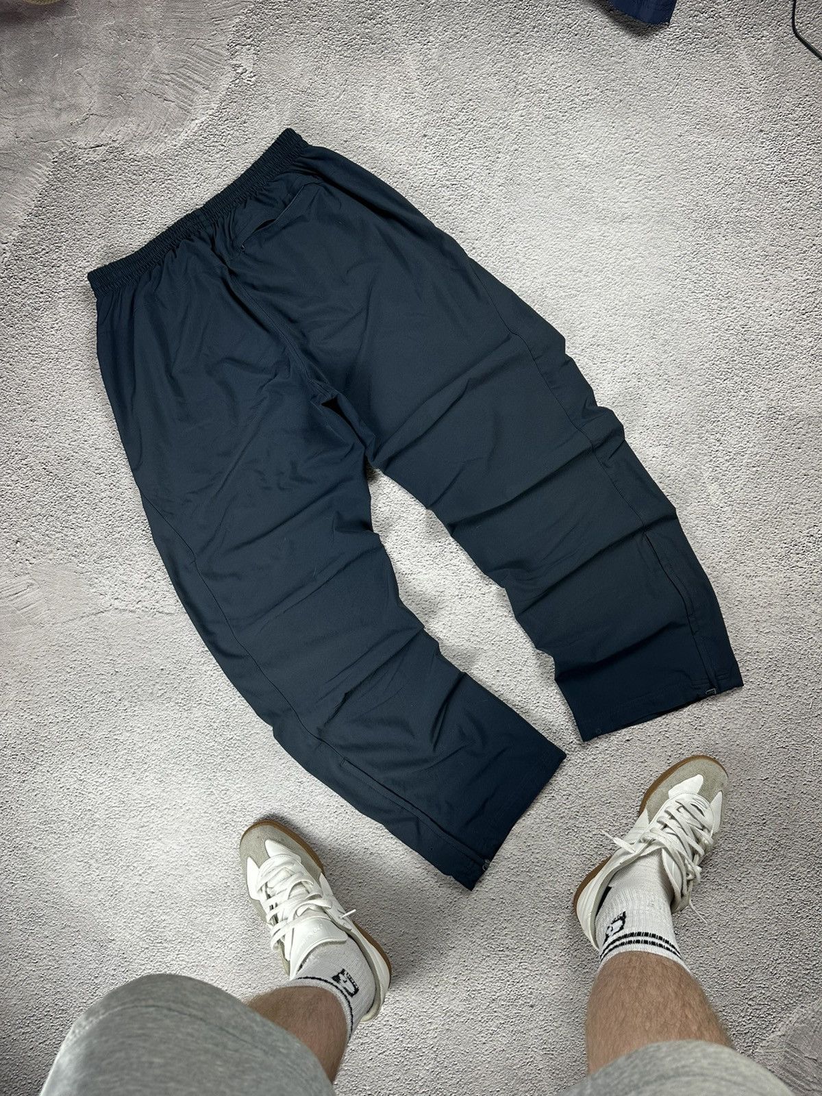 Nike Vintage Nike Trackpants Faded Nylon Y2K Baggy Style Size US 34 / EU 50 - 2 Thumbnail