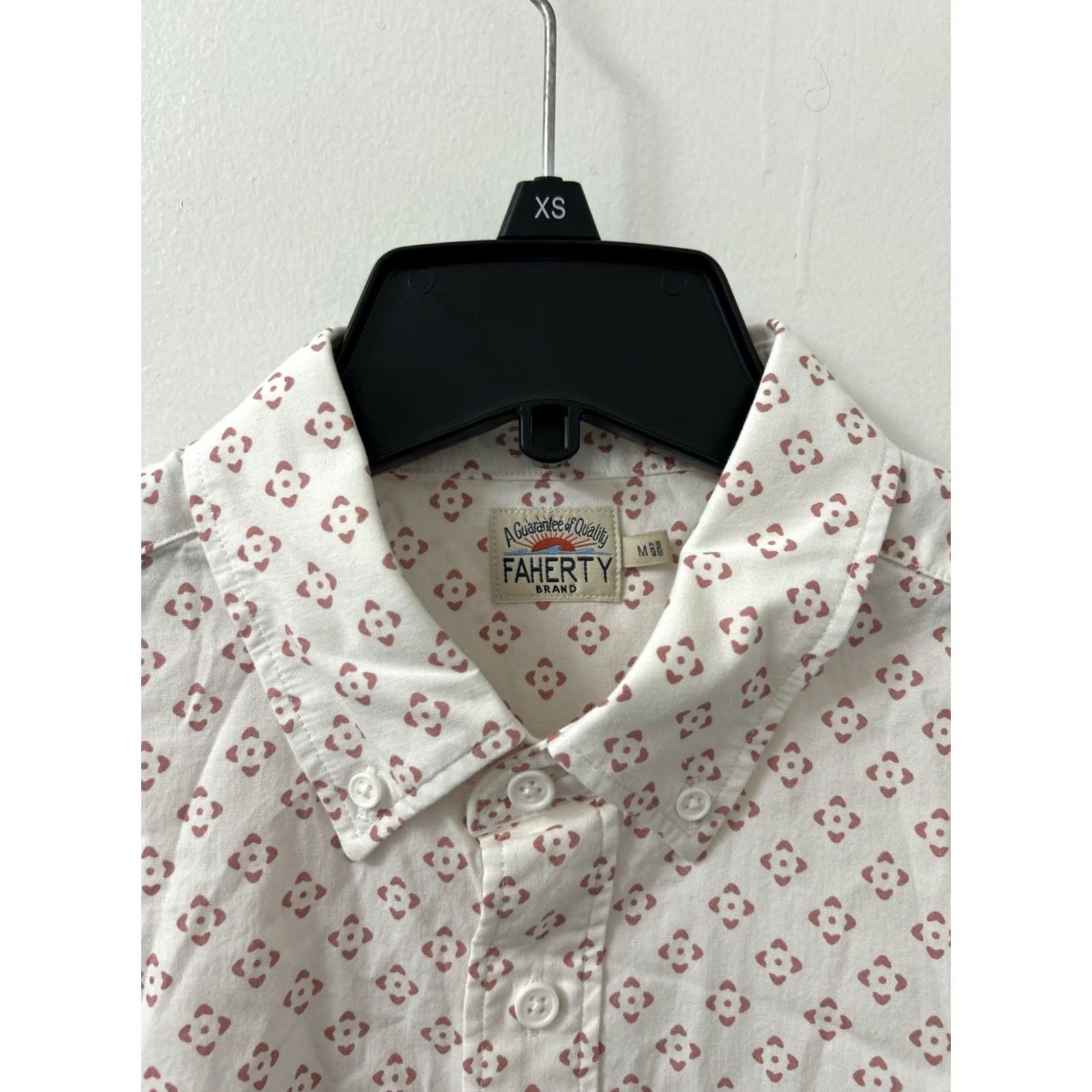 Faherty FAHERTY Shirt Mens Medium White Red Geometric Button Down Pocket Short Sleeve Mens Regular Shirt Size US M / EU 48-50 / 2 - 5 Thumbnail