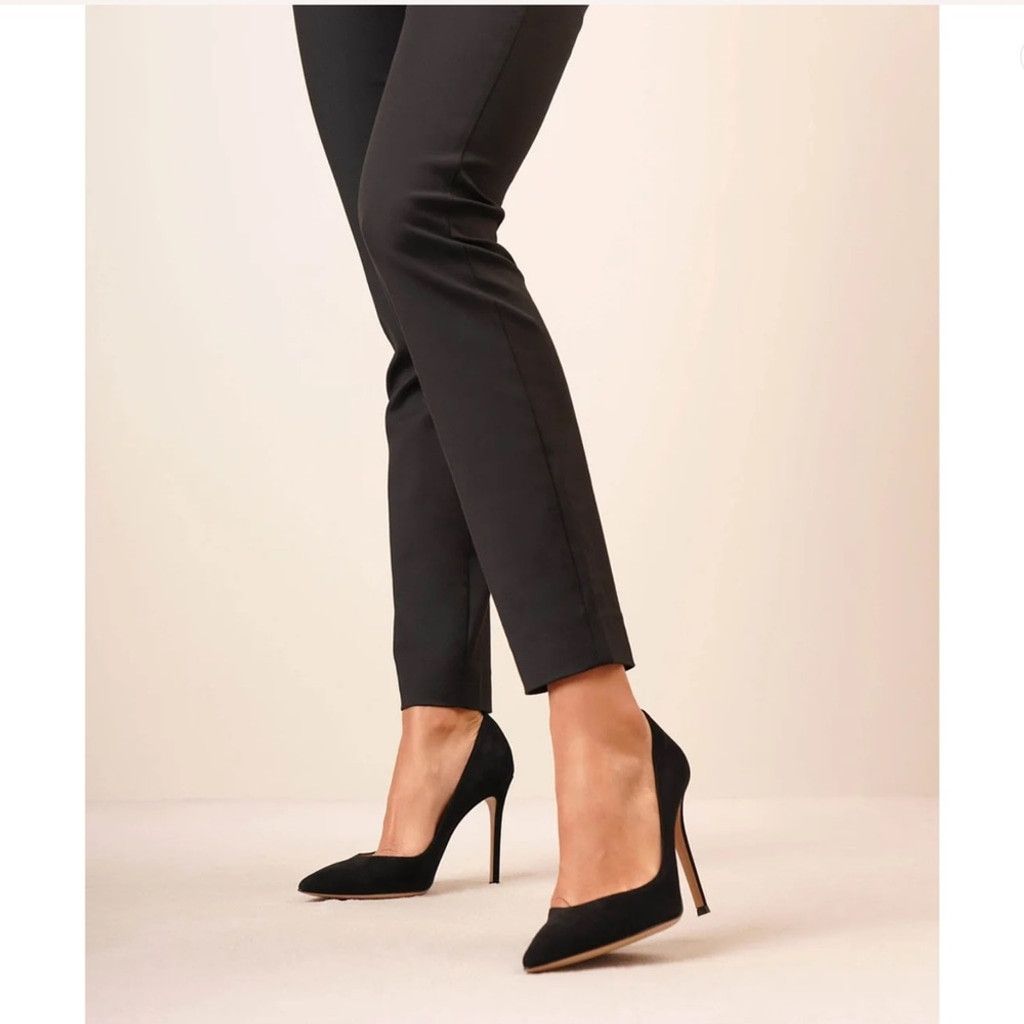 Gianvito Rossi Gianvito Rossi Suede Gianvito Pumps in Black, EU Size: 35 Size US 5 / IT 35 - 4 Thumbnail