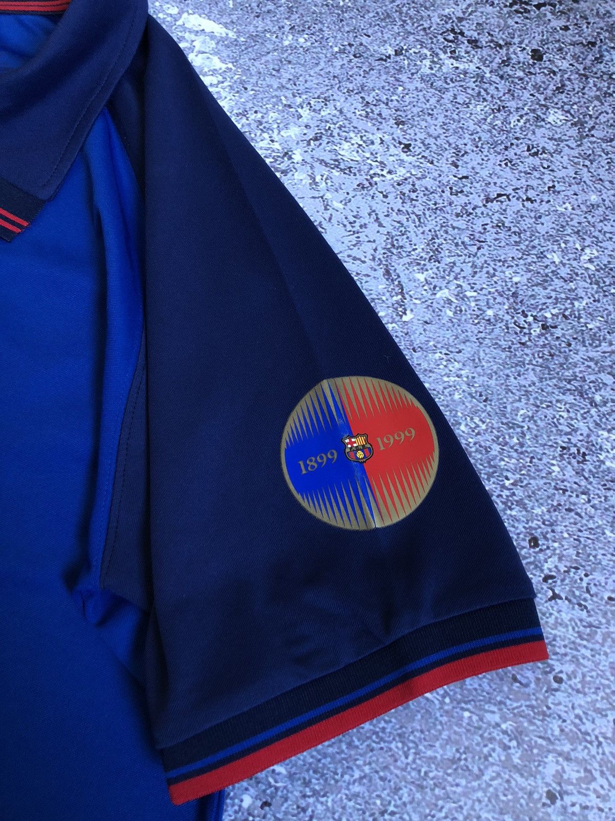 Nike × Vintage Vintage Nike FC Barcelona 1999 Home Soccer Jersey Messi #10 Size US M / EU 48-50 / 2 - 8 Thumbnail
