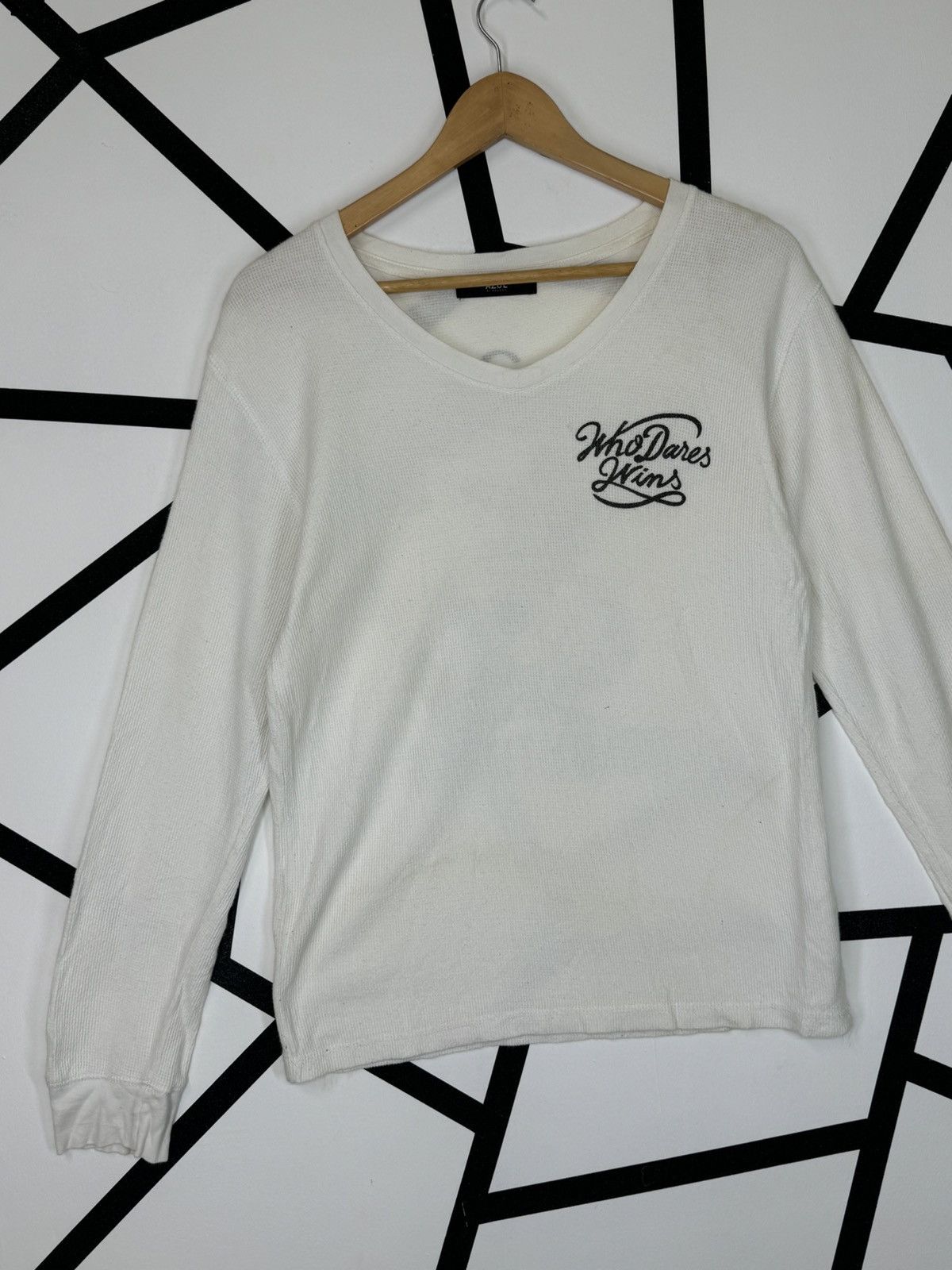 If Six Was Nine PERSIST THROUGH DOWNTURNS SEXY GIRL AND SKULL LONG SLEEVES Size US S / EU 44-46 / 1 - 6 Thumbnail