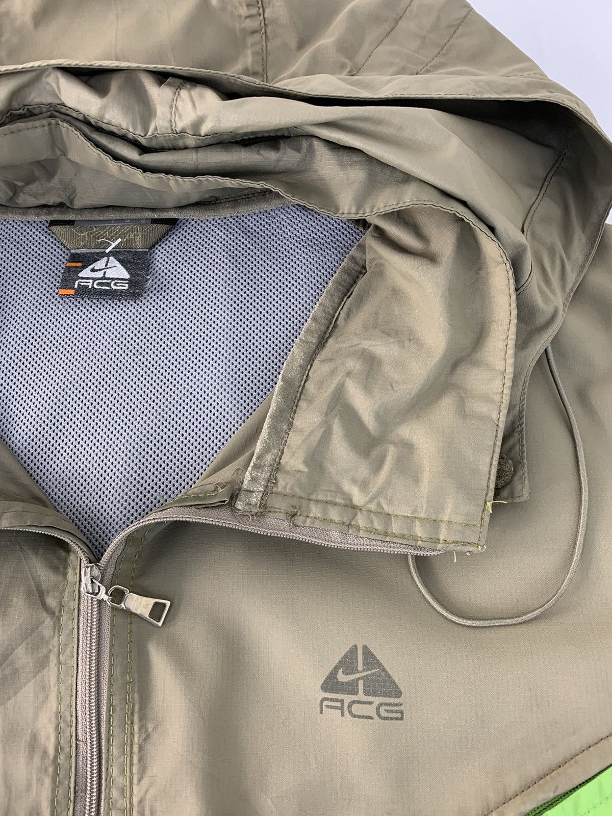 Nike ACG Hype Nike Acg Quilted Hooded Jacket Full Zip Design Size US L / EU 52-54 / 3 - 4 Thumbnail