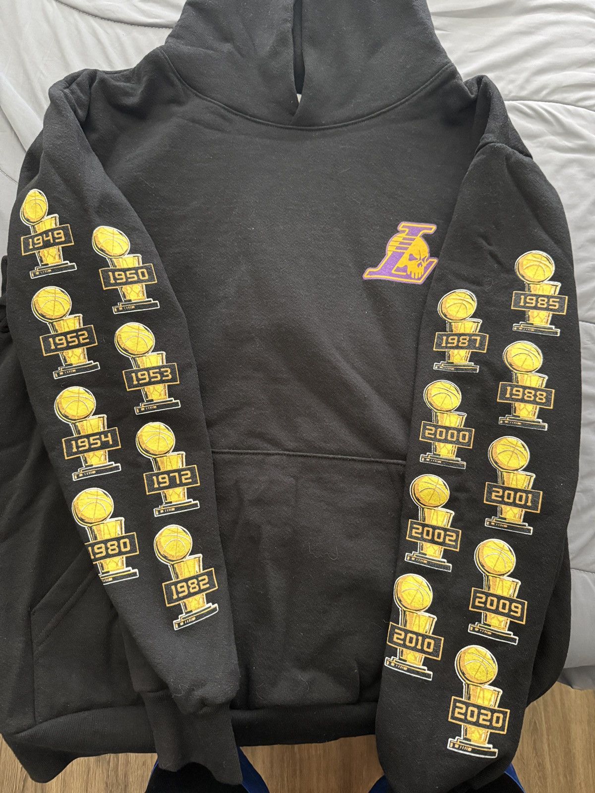 トップス WARREN LOTAS Lakers Championship Hoodie Warren Lotas x Lakers - Championship Trophy Hoodie - Medium