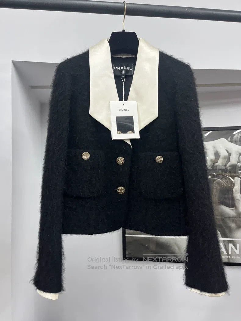 Chanel Chanel Black fur-matched silk collar jacket Size XXS / US 00 / IT 34 - 1 Thumbnail