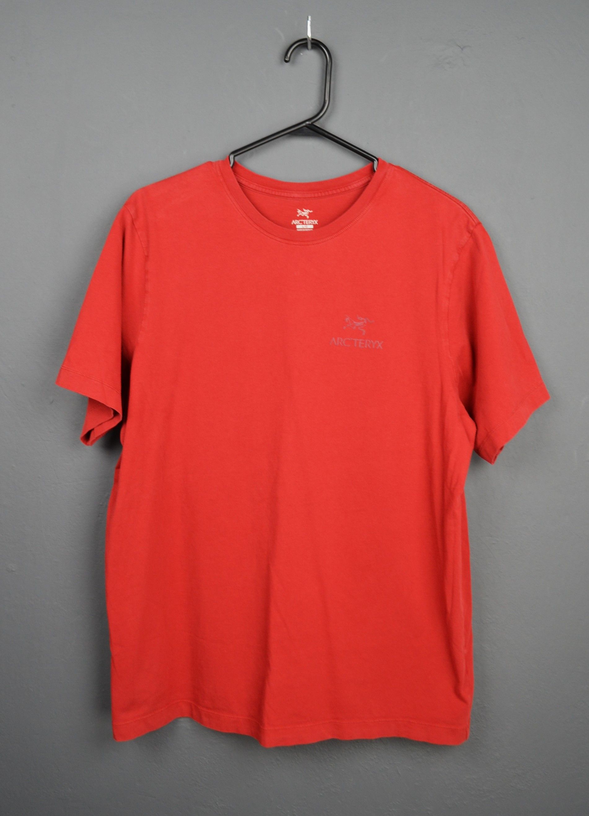 Arc'teryx Arc'teryx Emblem T-shirt SS Men's L Red Cotton Size US L / EU 52-54 / 3 - 1 Thumbnail