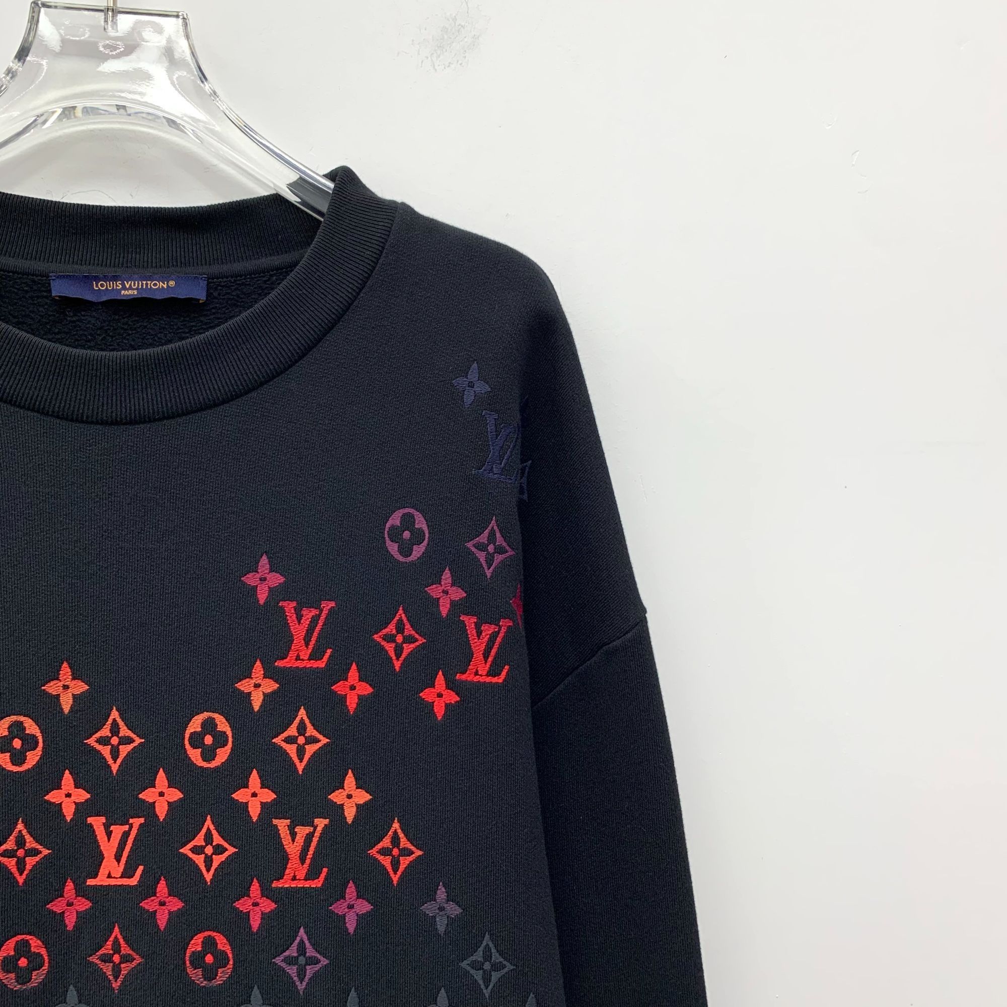 Louis Vuitton Louis Vuitton Black Gradient Logo Cotton Round-Neck Long-Sle Size US XXL / EU 58 / 5 - 6 Thumbnail