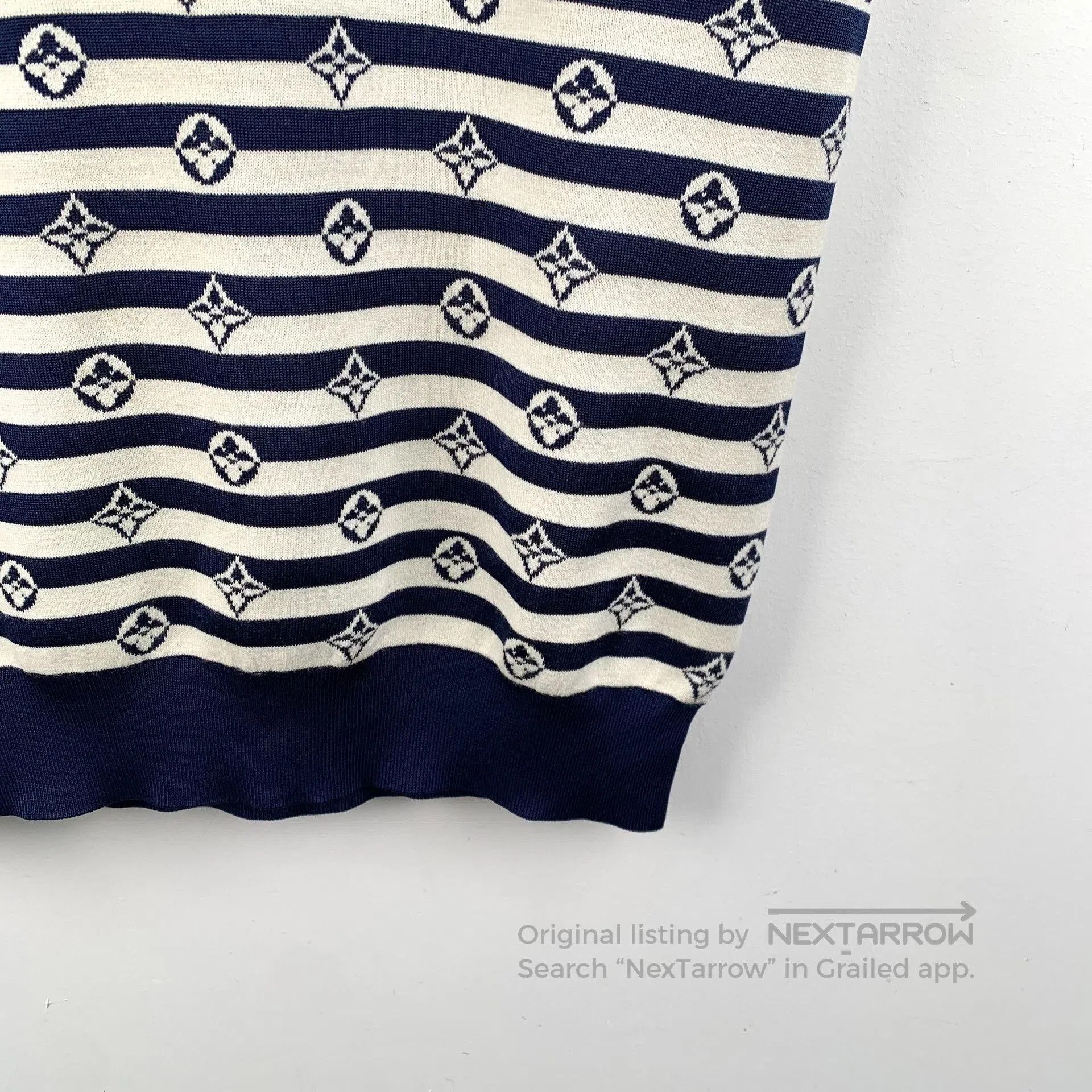 Louis Vuitton Louis Vuitton Logo Striped Silk V-Neck Dress. Size XS / US 0-2 / IT 36-38 - 4 Thumbnail