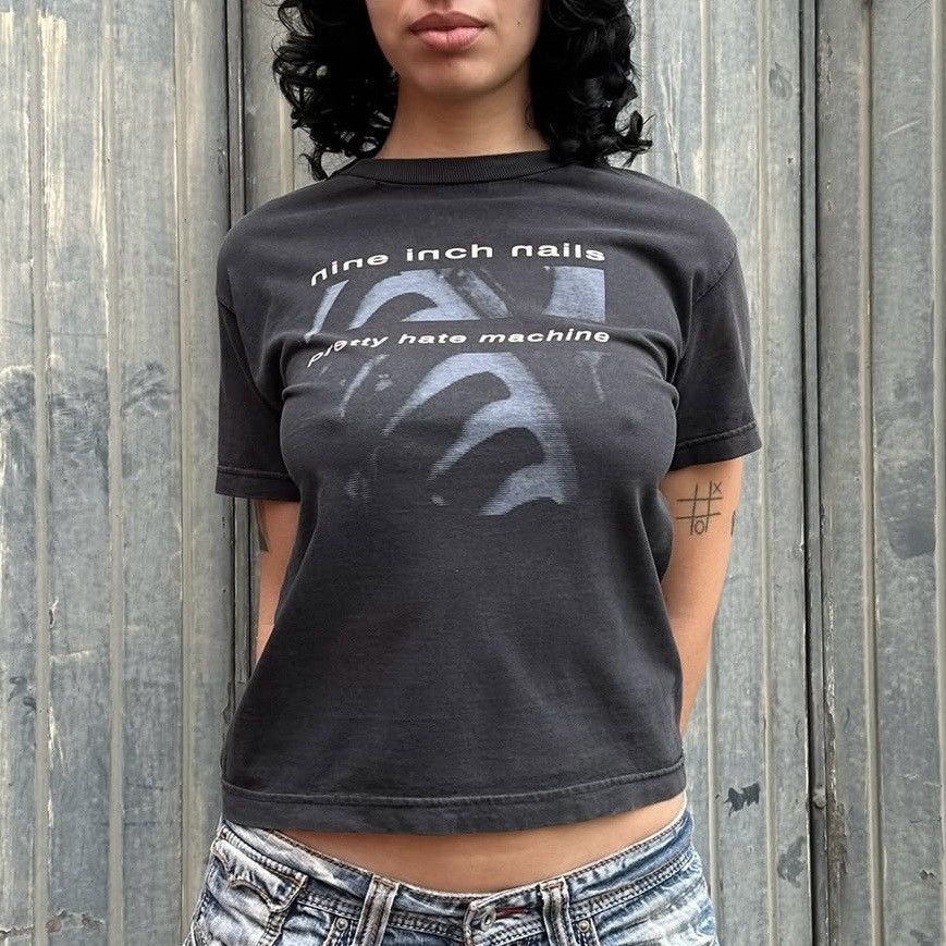 Vintage 2000's Nine Inch Nails - Album Pretty Hate Machine T-Shirt Size US M / EU 48-50 / 2 - 9 Thumbnail