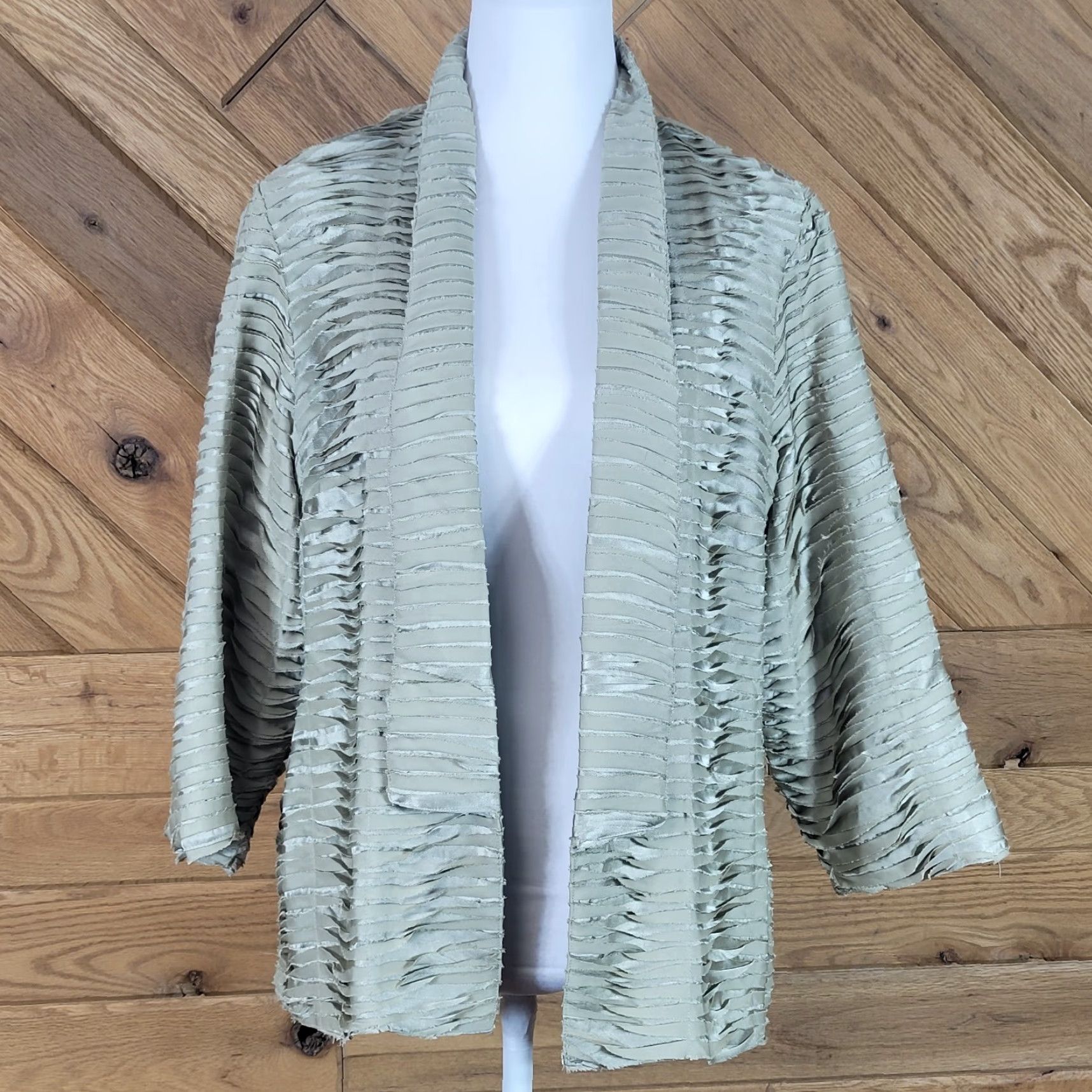 Vintage Chico's Cardigan Blazer Top Open Front Long Sleeve Women’s XS? Size 1 Silver Gray Crinkle Ruffle Knit Sweater Casual Fall Spring Summer Winter Womens Size XS / US 0-2 / IT 36-38 - 7 Thumbnail