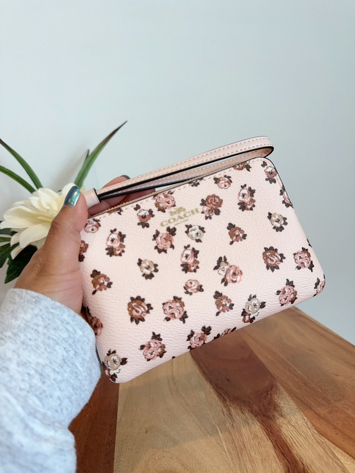 Coach NWT Coach Corner Zip Wristlet With Rosette Print Size ONE SIZE - 3 Thumbnail
