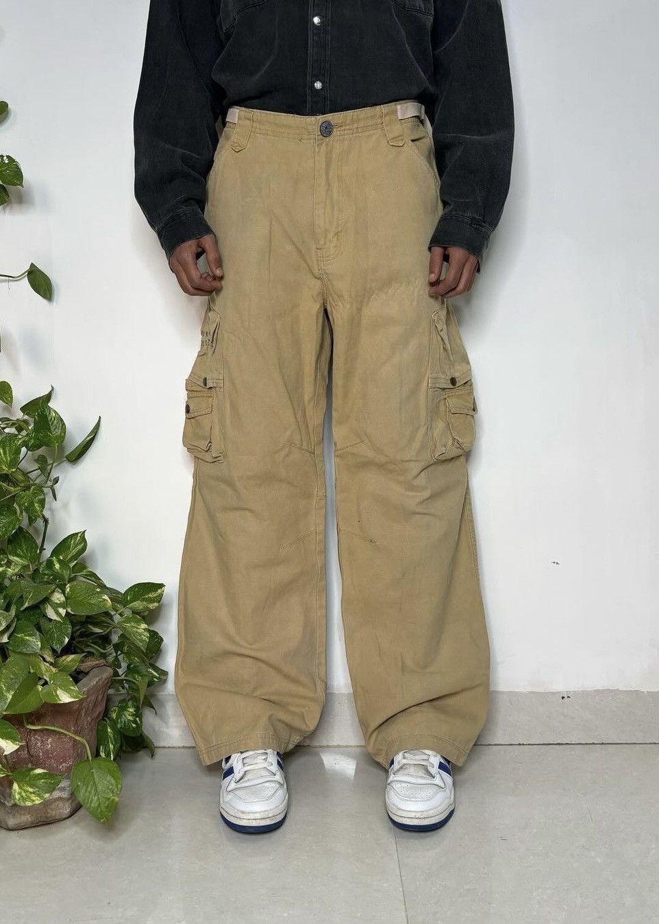 Dolce & Gabbana × Japanese Brand × Junya Watanabe 1990s multipocket baggy wide-leg flare cargo pants. Size US 34 / EU 50 - 1 Thumbnail