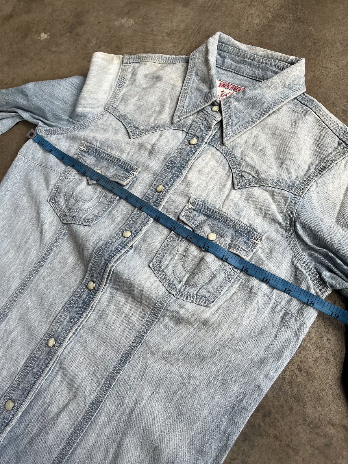 If Six Was Nine × Le Grande Bleu (L.G.B.) × True Religion TRUE RELIGION ROBE DISTRESSED DENIM BUTTON SHIRTS Size US S / EU 44-46 / 1 - 12 Thumbnail